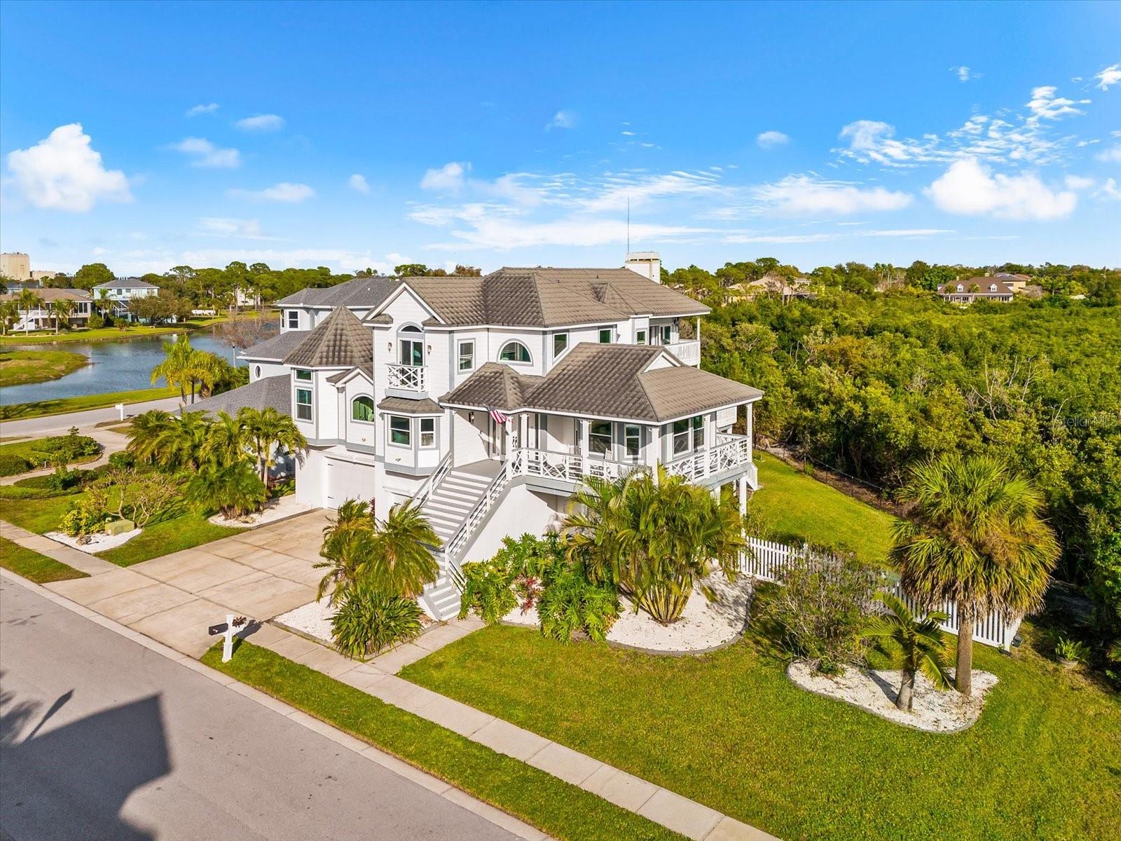 Image 25 of 100 For 2002 Alexis Court