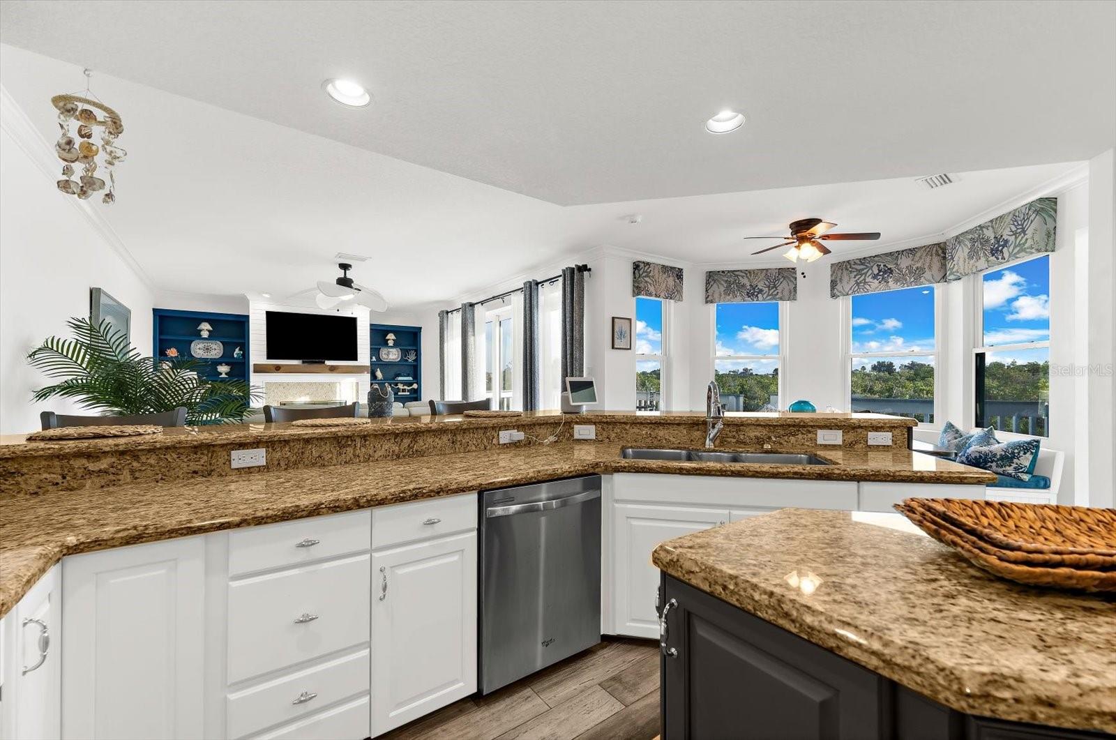 Image 30 of 100 For 2002 Alexis Court