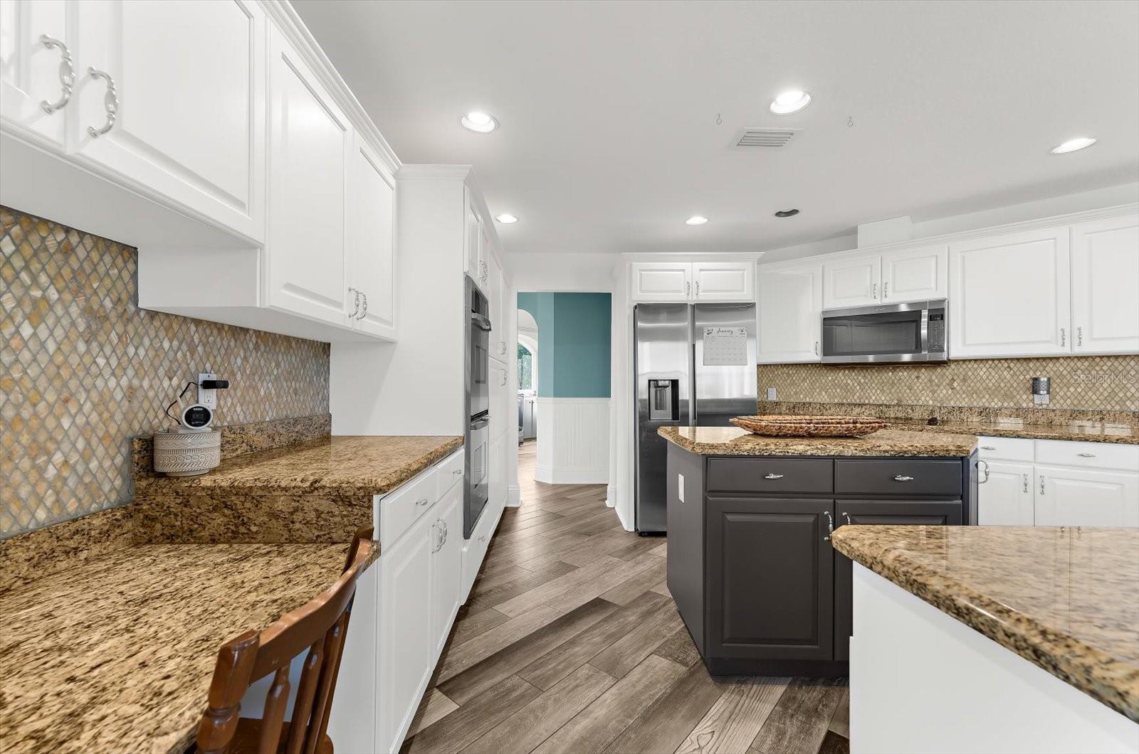 Image 38 of 100 For 2002 Alexis Court