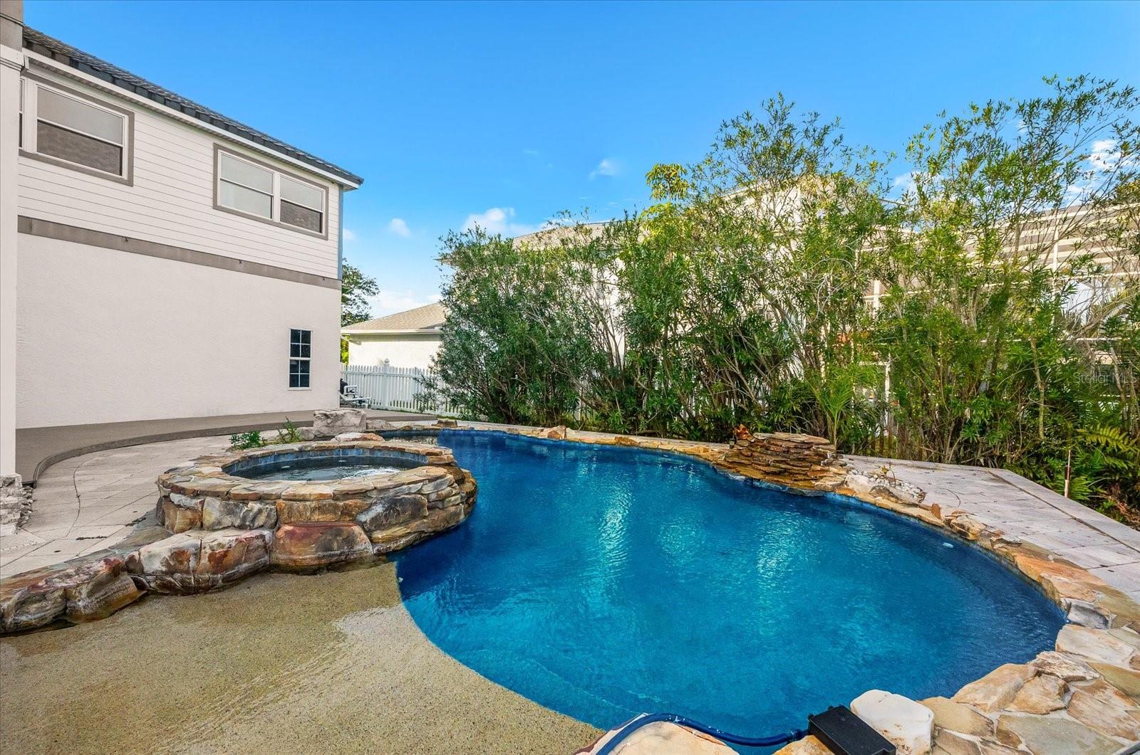 Image 43 of 100 For 2002 Alexis Court