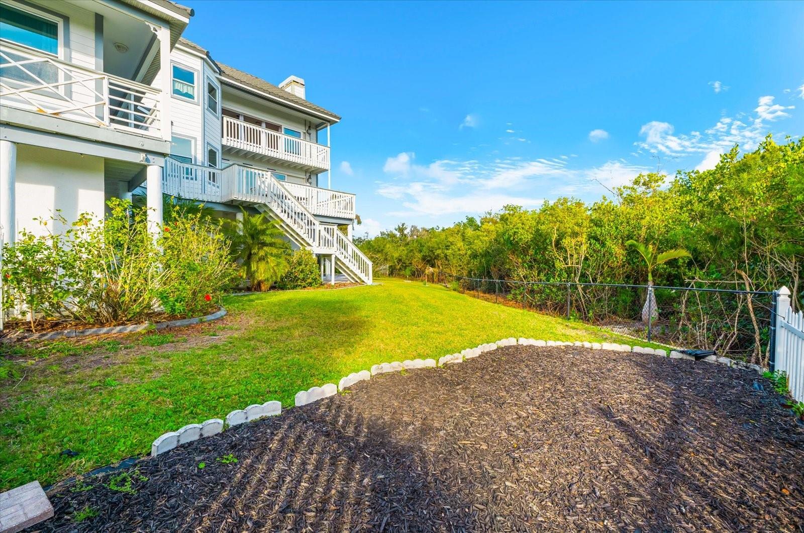 Image 45 of 100 For 2002 Alexis Court