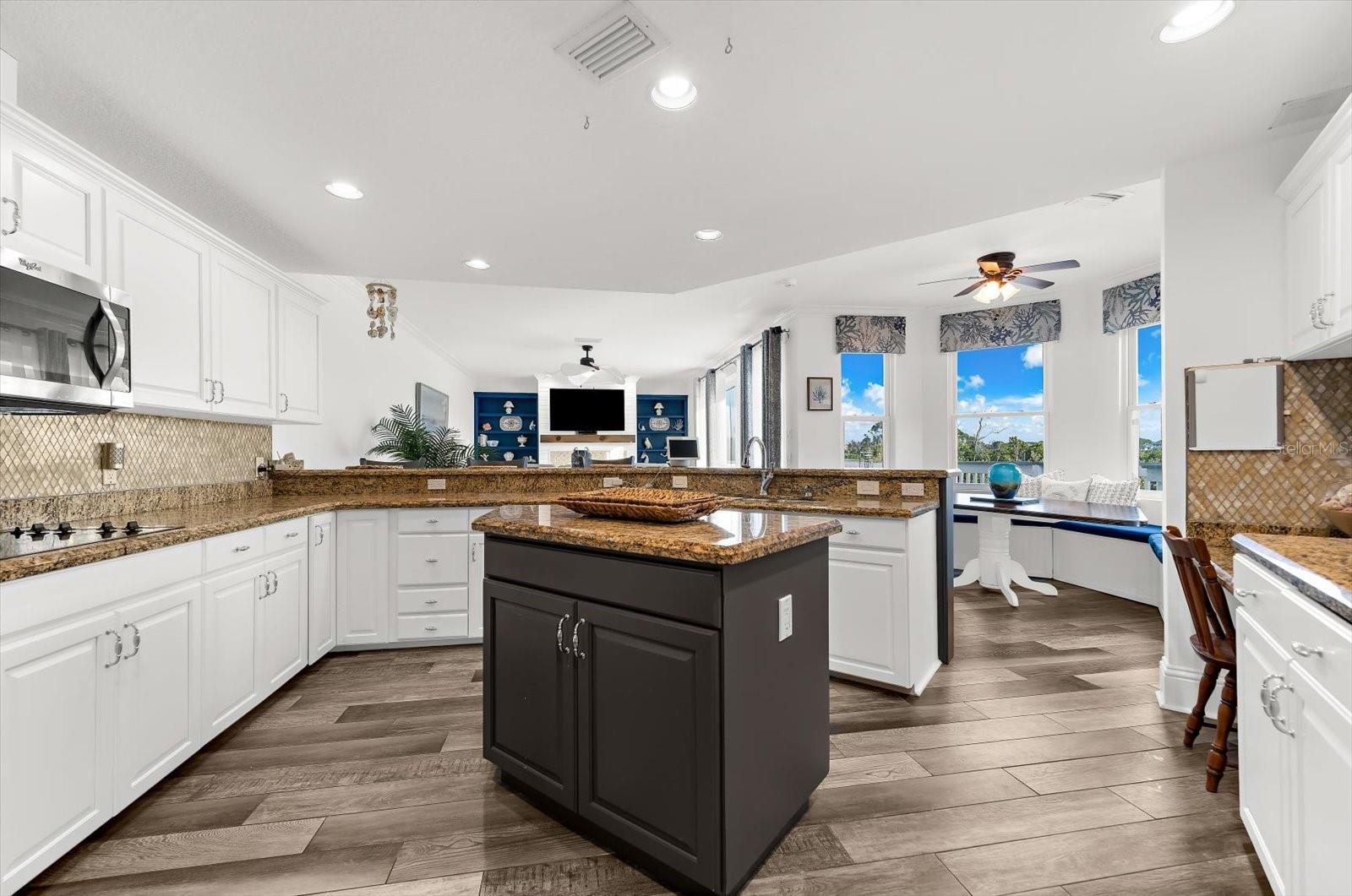 Image 5 of 100 For 2002 Alexis Court