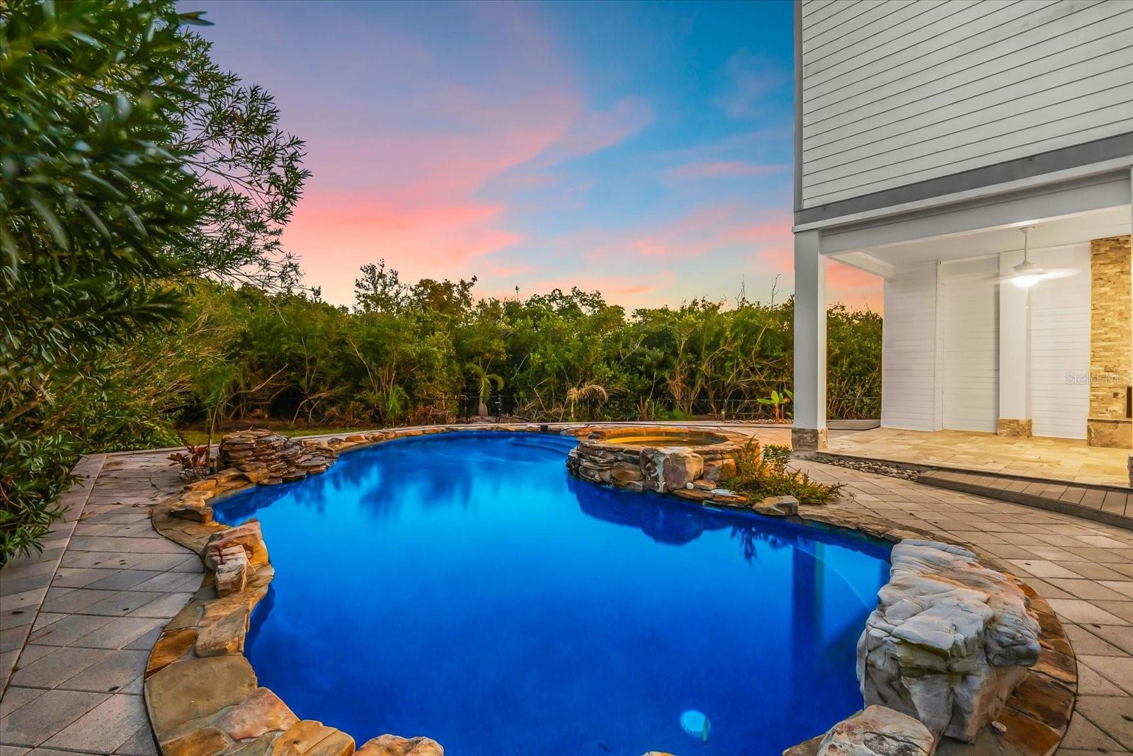 Image 9 of 100 For 2002 Alexis Court