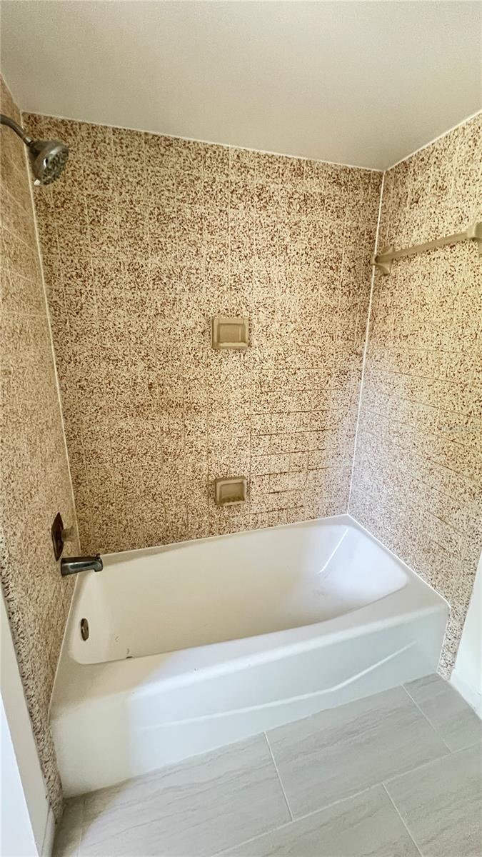 Image 12 of 18 For 10548 86th Avenue N