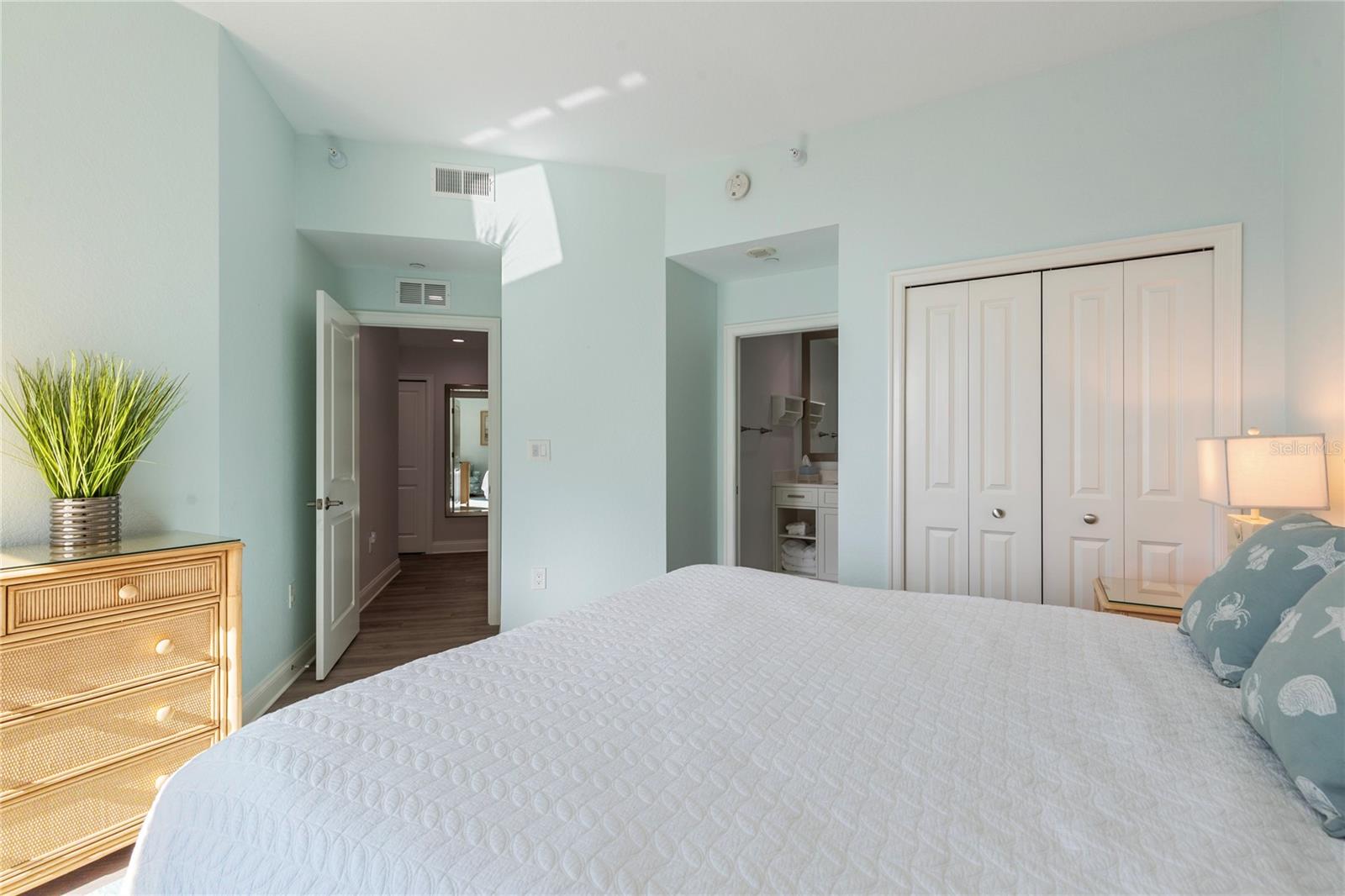 Image 41 of 58 For 1180 Gulf Boulevard 2001