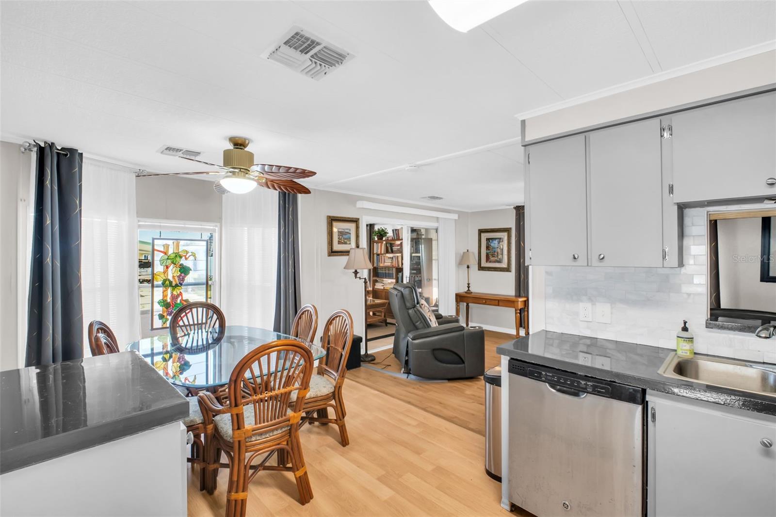 Image 14 of 58 For 2033 Maui Drive