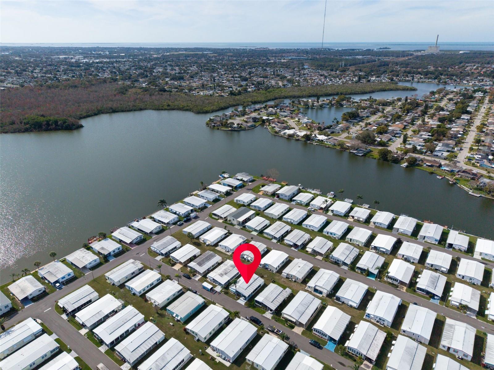 Image 19 of 58 For 2033 Maui Drive