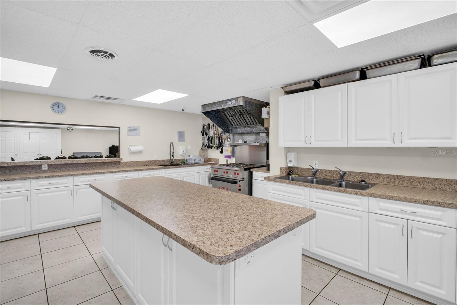 Image 27 of 58 For 2033 Maui Drive