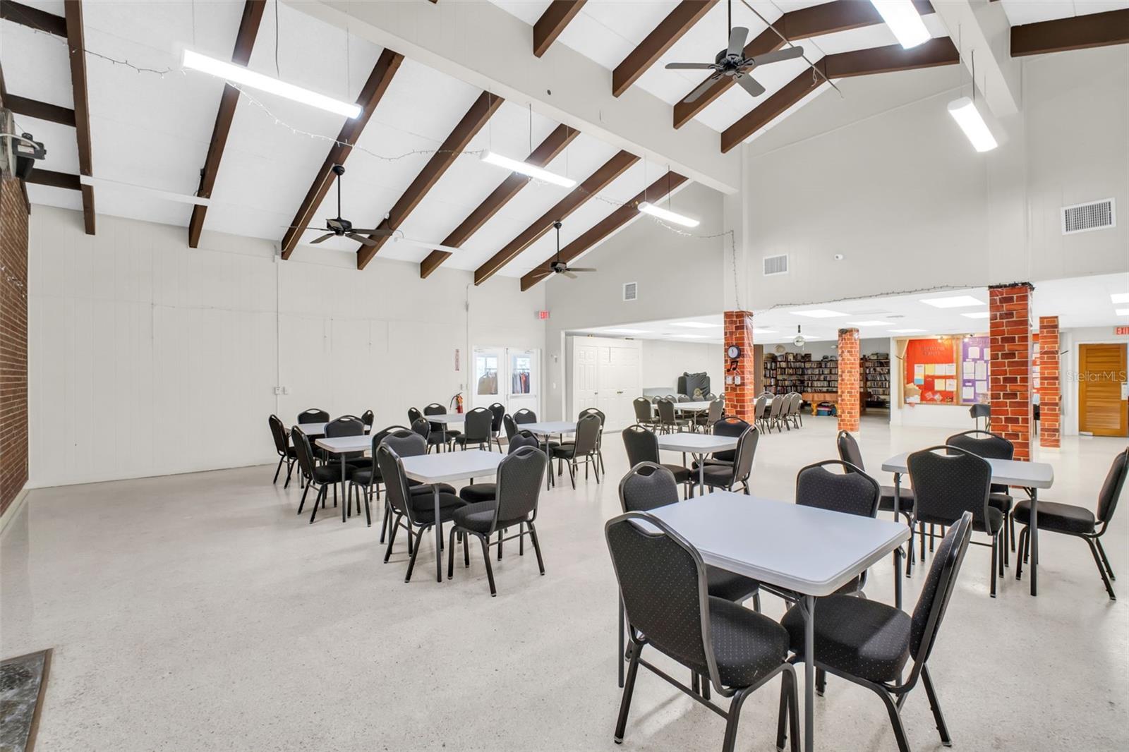 Image 28 of 58 For 2033 Maui Drive