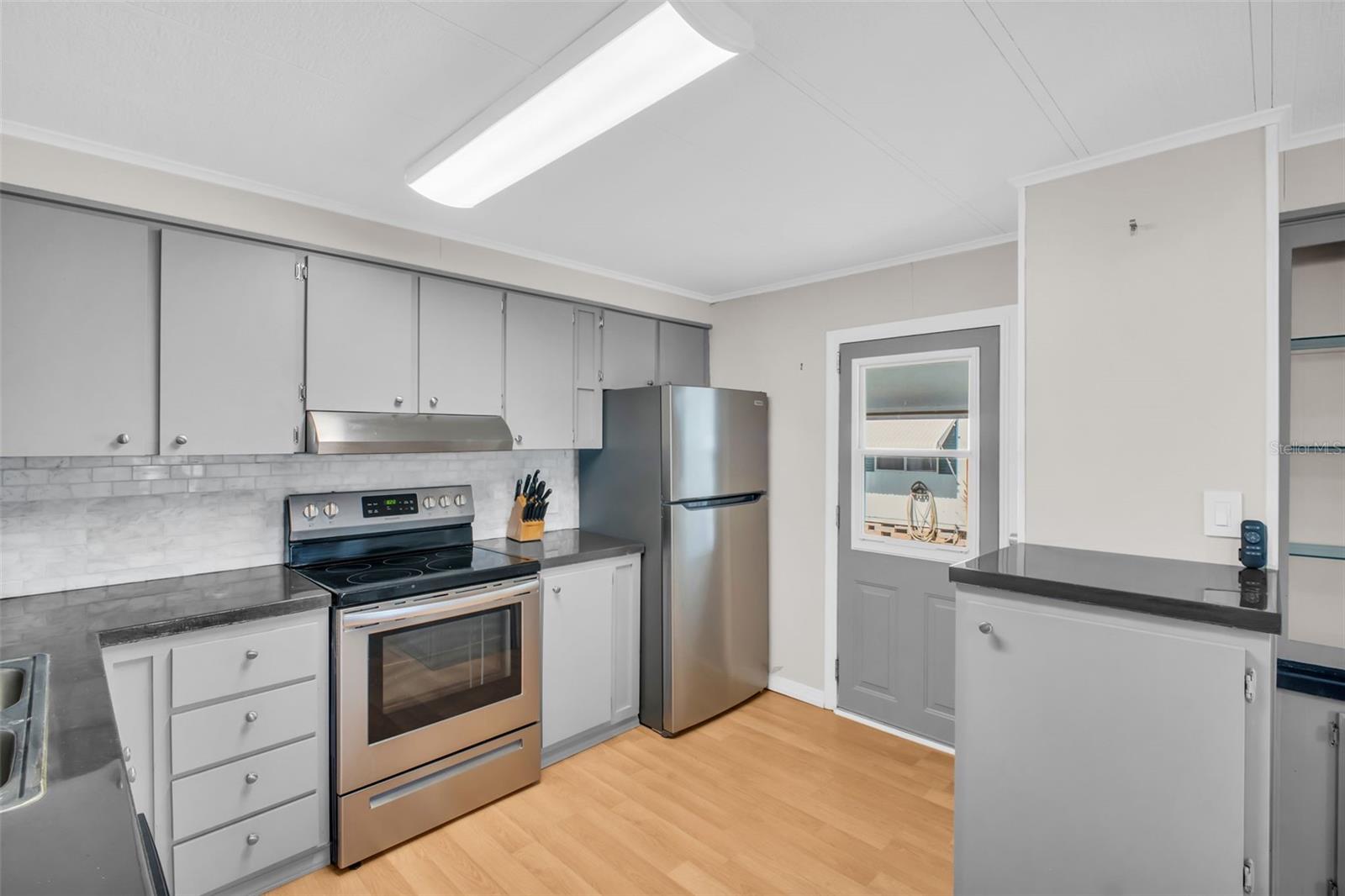 Image 3 of 58 For 2033 Maui Drive