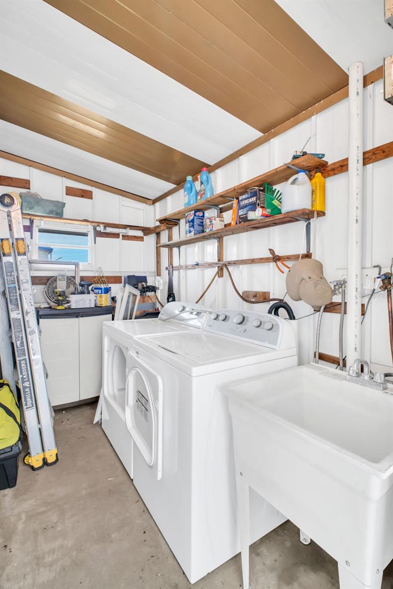 Image 32 of 58 For 2033 Maui Drive