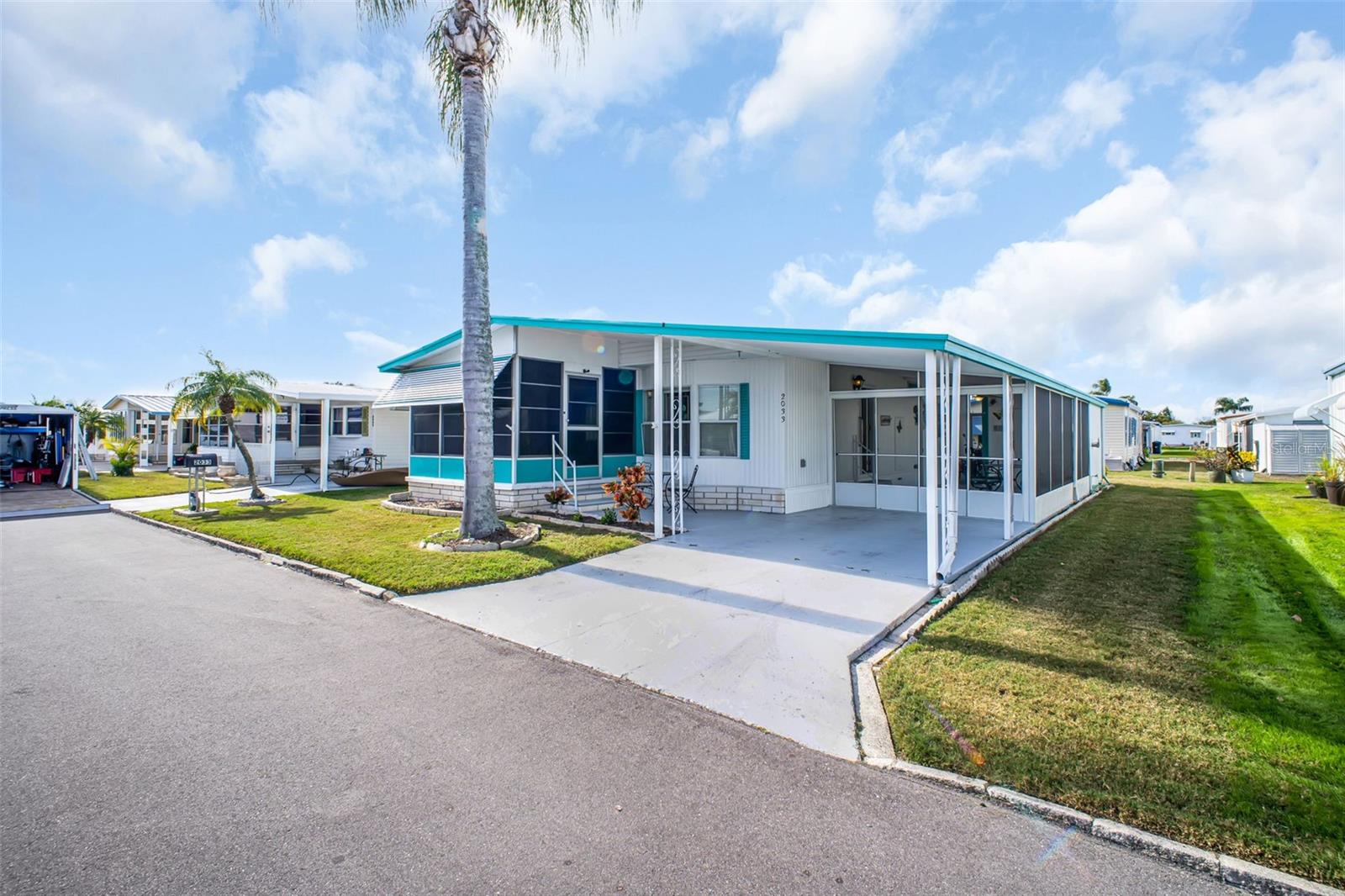 Image 34 of 58 For 2033 Maui Drive