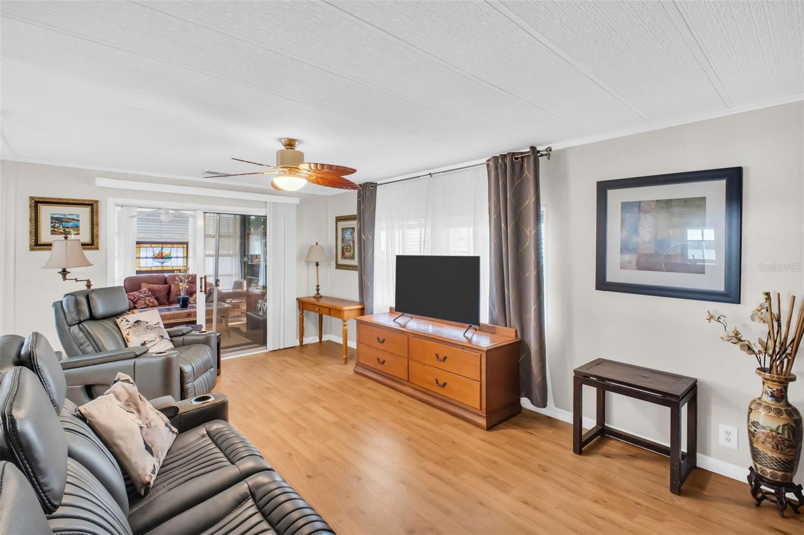 Image 49 of 58 For 2033 Maui Drive