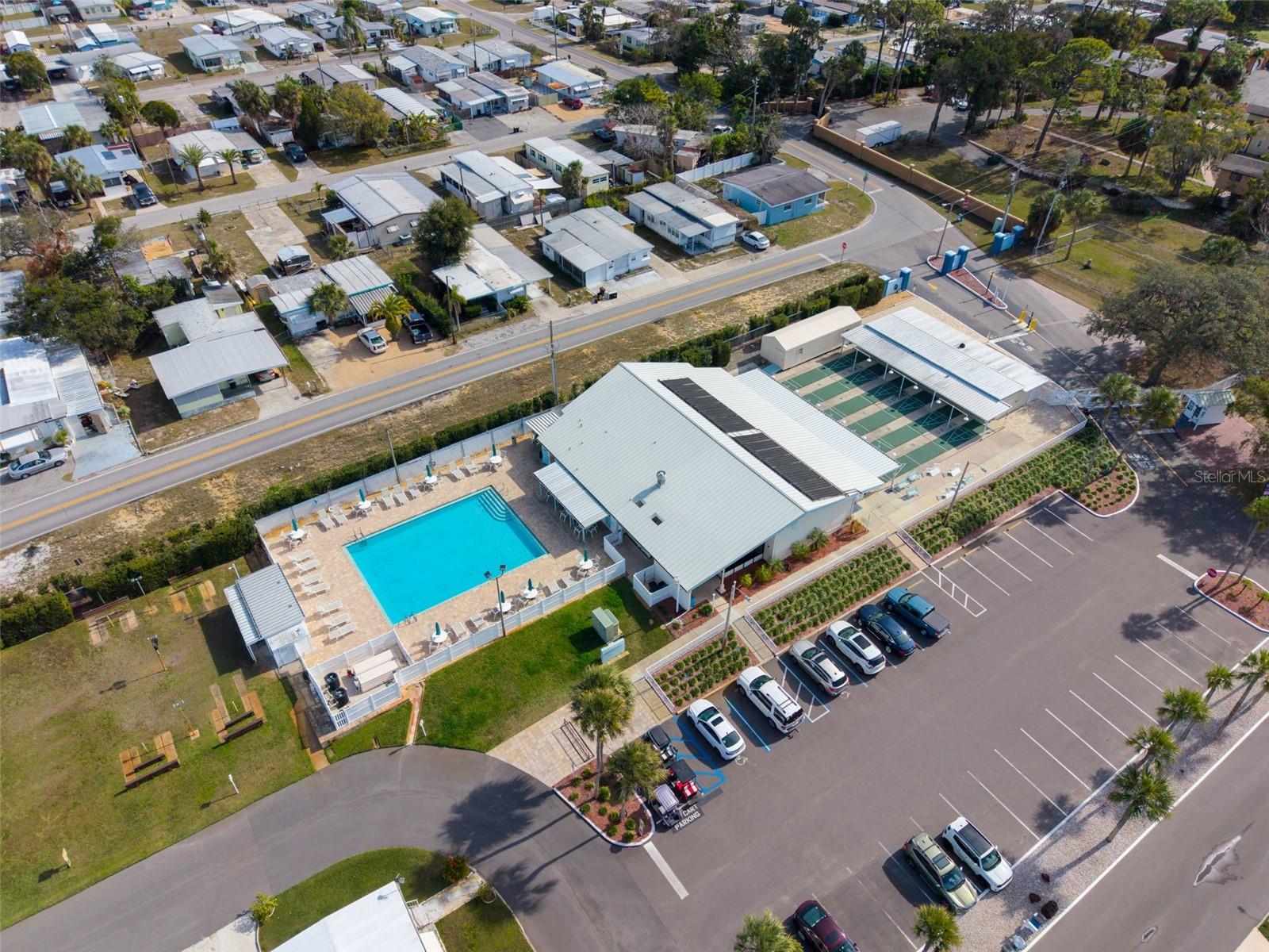 Image 56 of 58 For 2033 Maui Drive