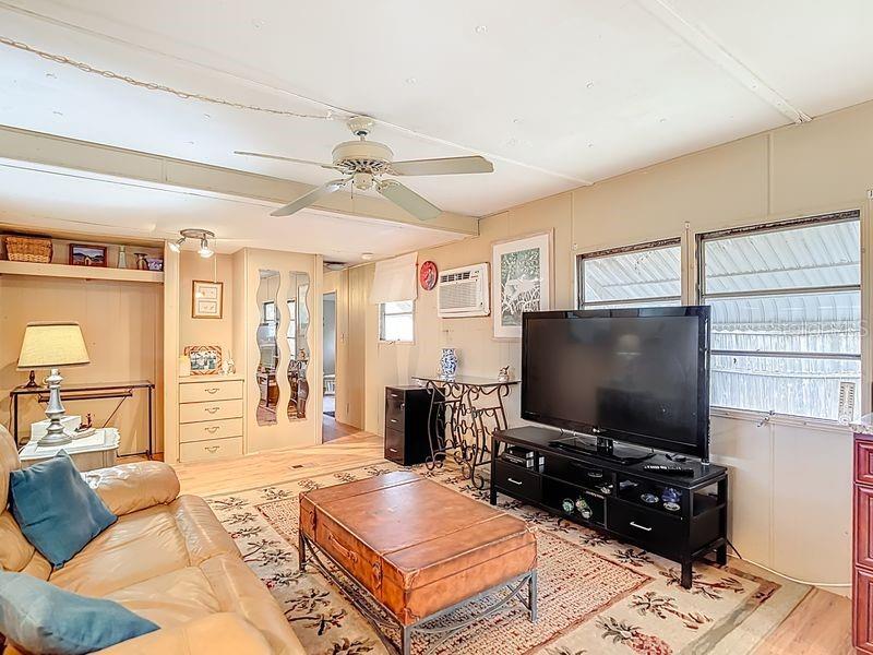 Image 13 of 35 For 8145 Campbell Court