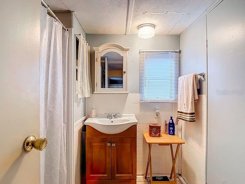 Image 19 of 35 For 8145 Campbell Court