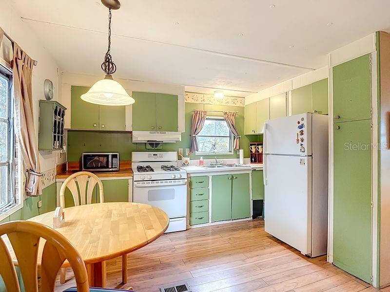 Image 7 of 35 For 8145 Campbell Court