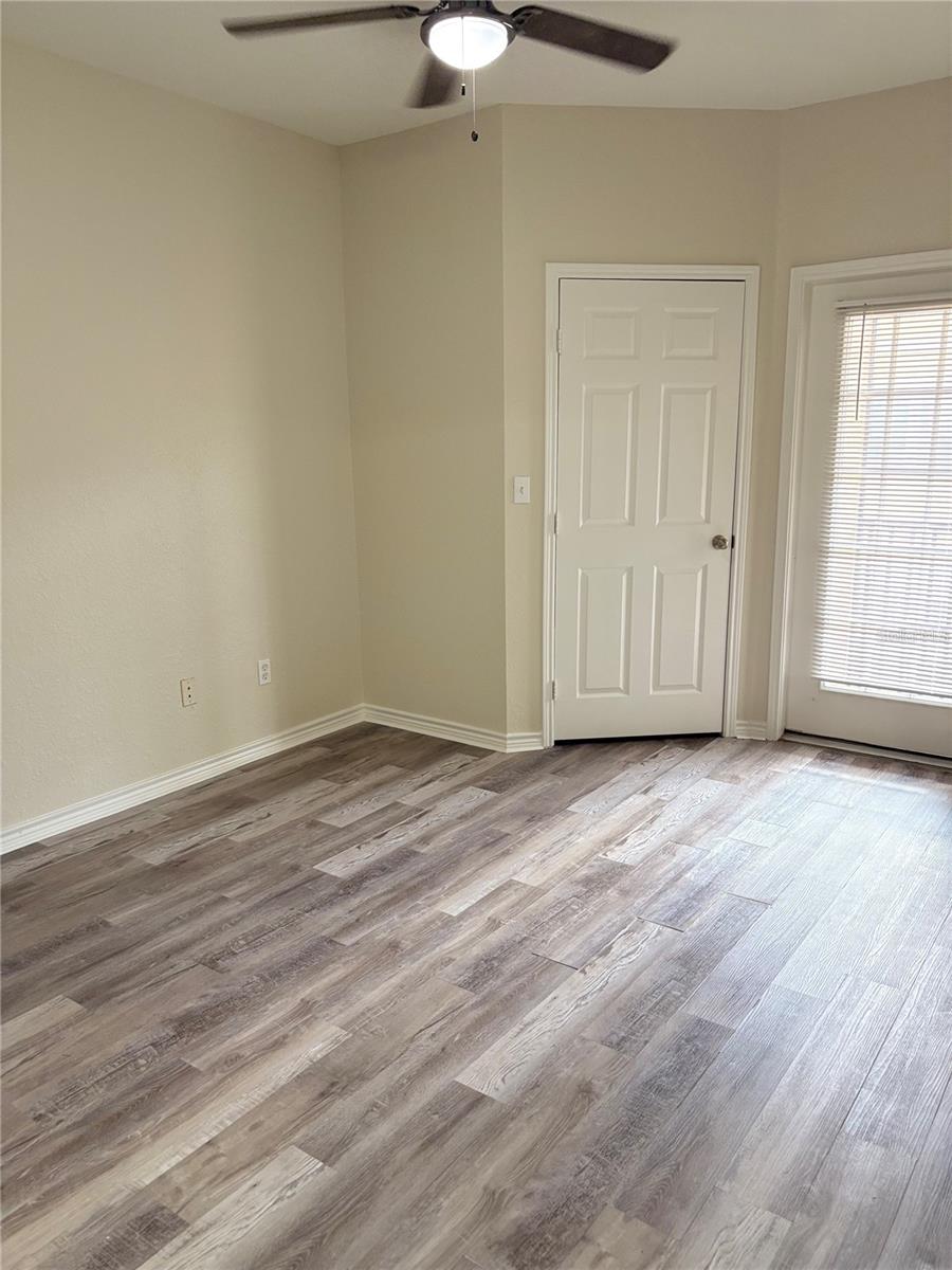 Image 14 of 19 For 4323 Bayside Village Drive 202