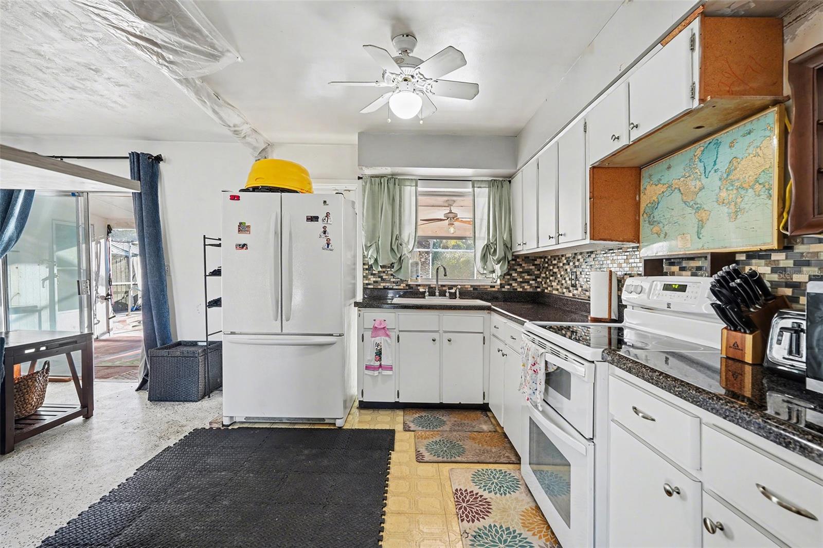 Image 10 of 29 For 6686 Treehaven Drive