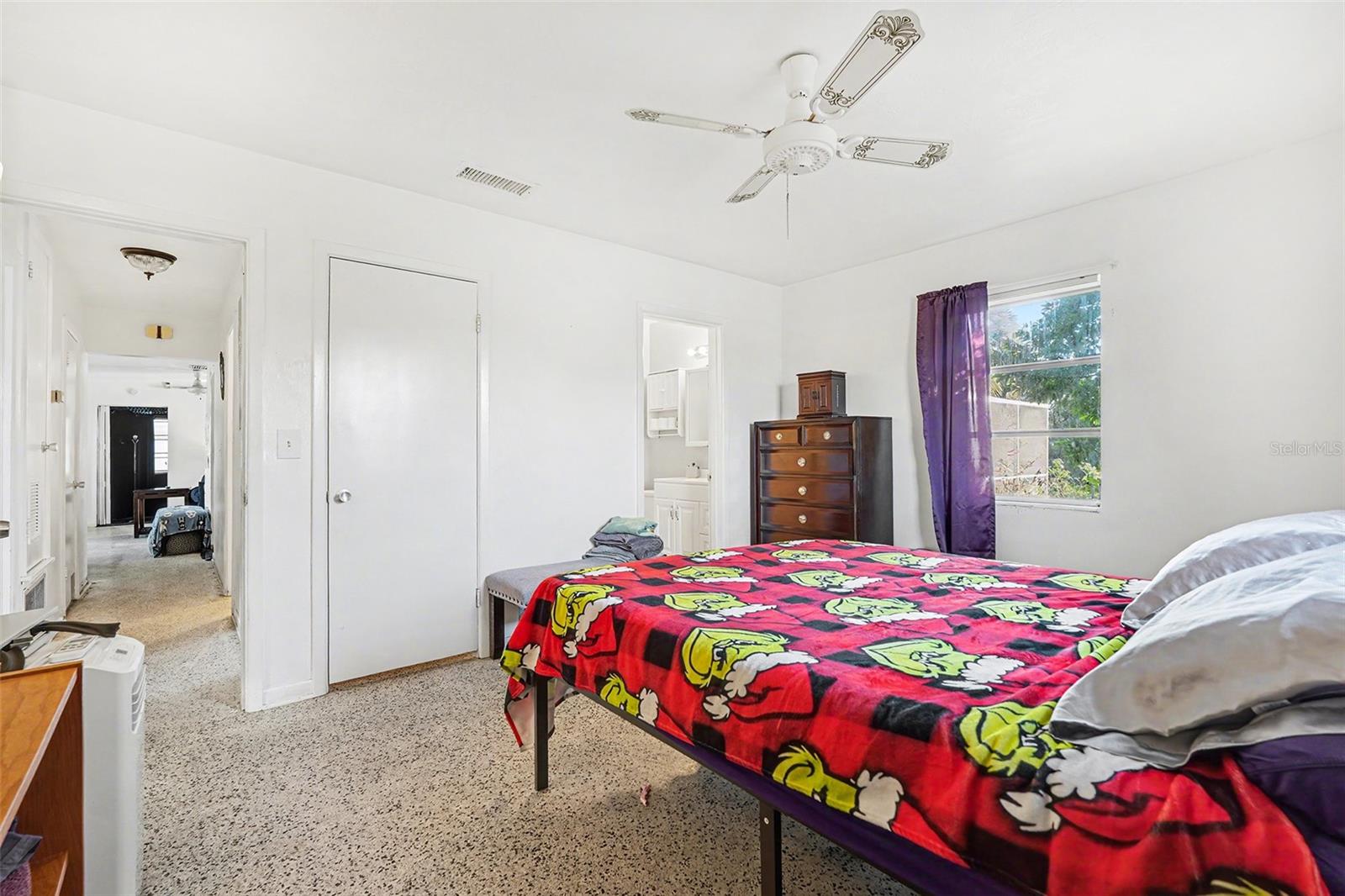 Image 14 of 29 For 6686 Treehaven Drive