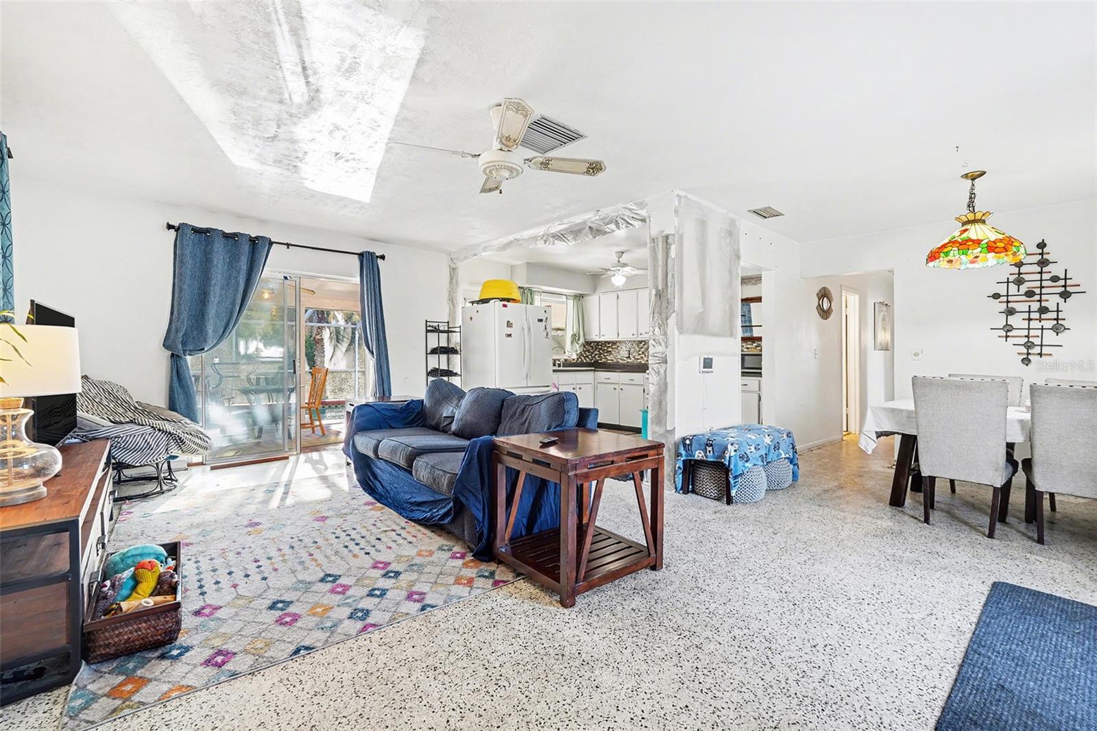 Image 6 of 29 For 6686 Treehaven Drive