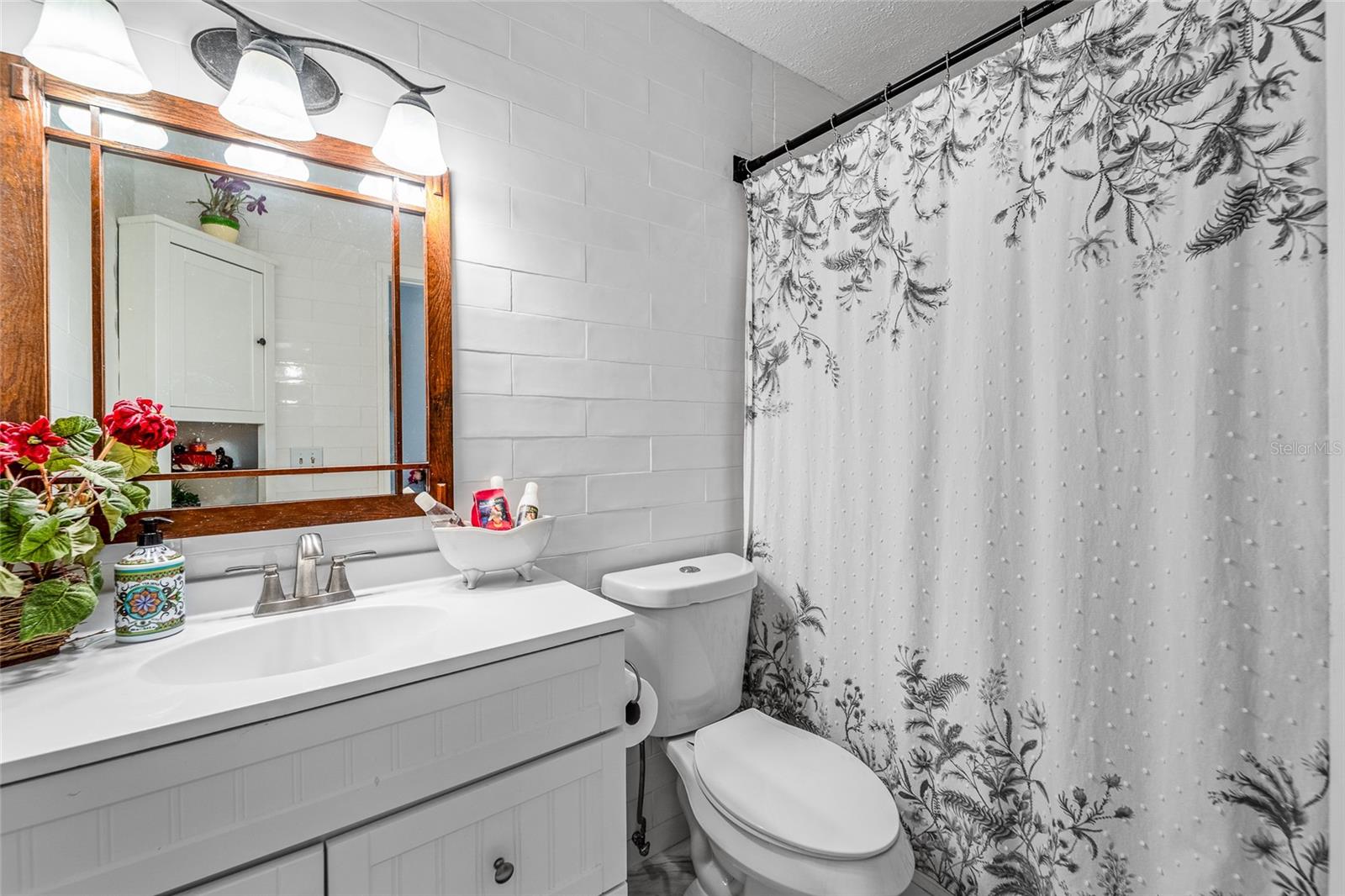 Listing photo id 10 for 1539 Highcrest Circle