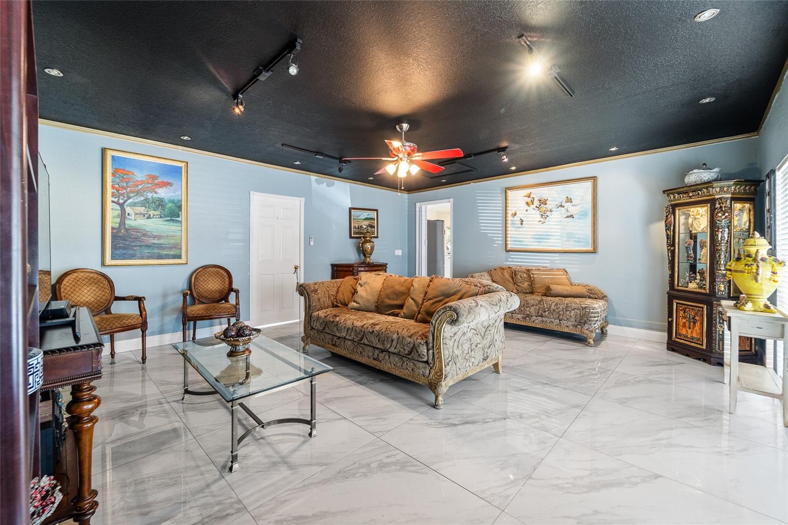 Listing photo id 15 for 1539 Highcrest Circle