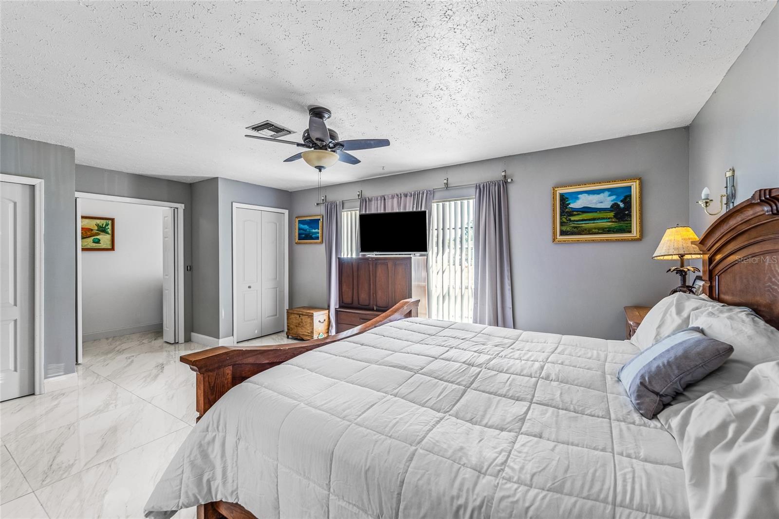 Listing photo id 18 for 1539 Highcrest Circle