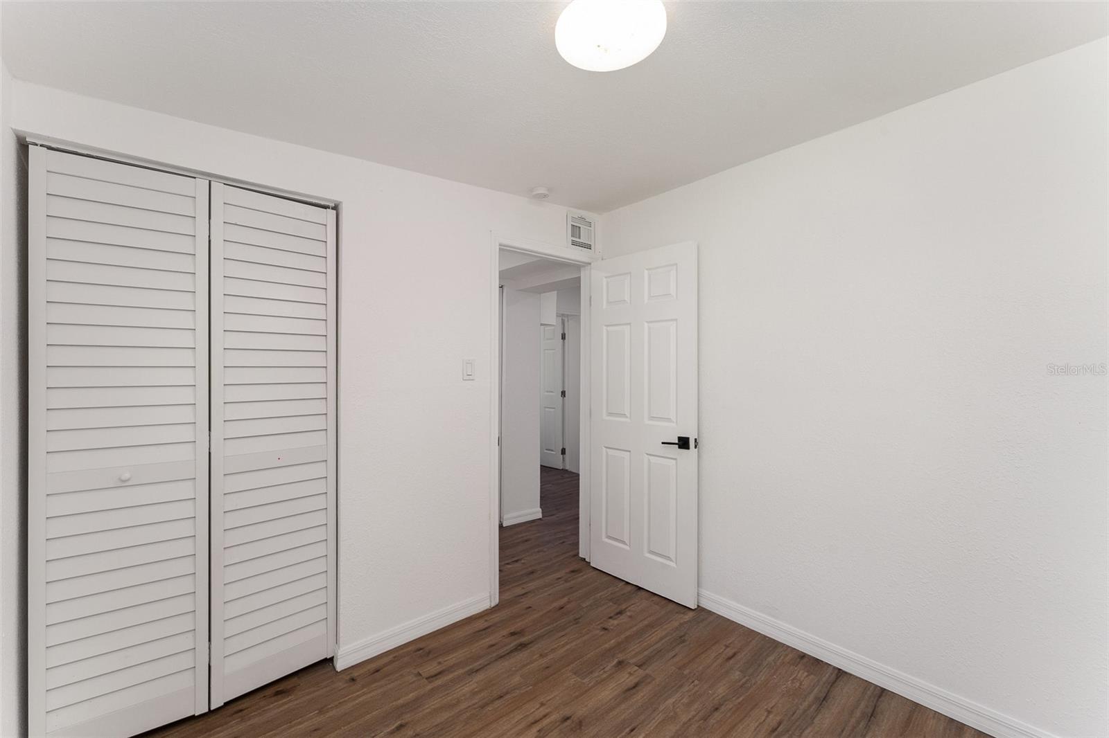 Image 21 of 25 For 833 Suwannee Avenue