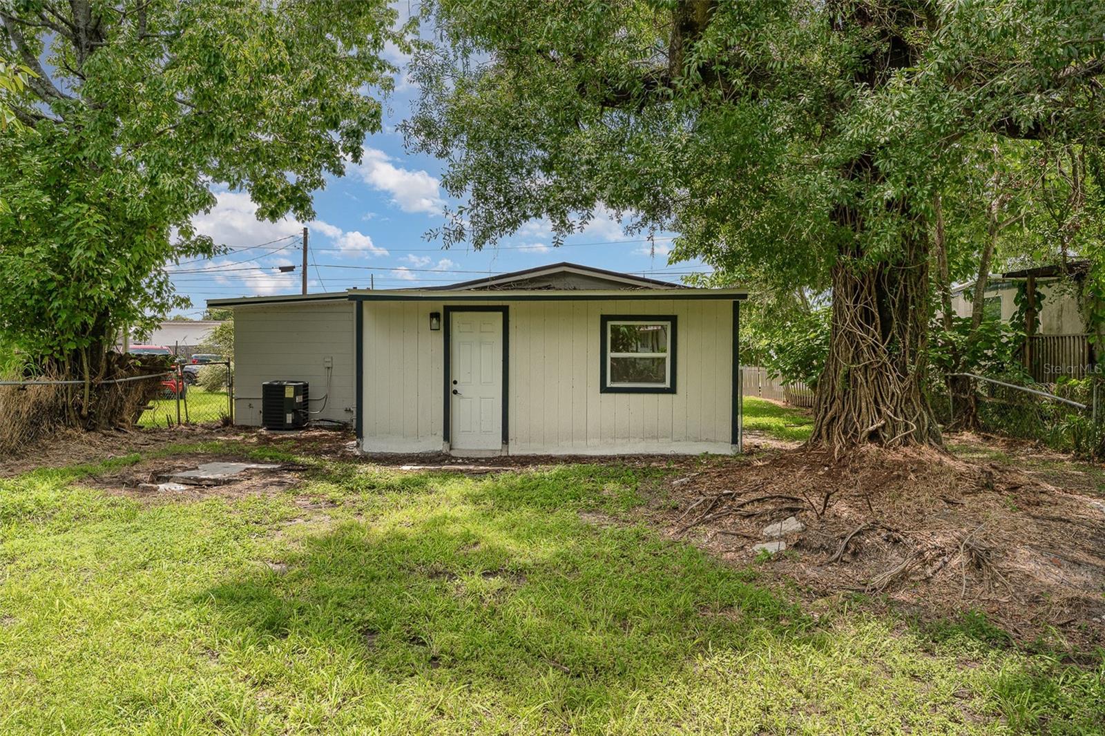 Image 23 of 25 For 833 Suwannee Avenue