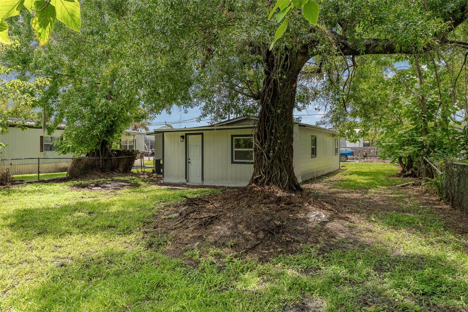 Image 24 of 25 For 833 Suwannee Avenue