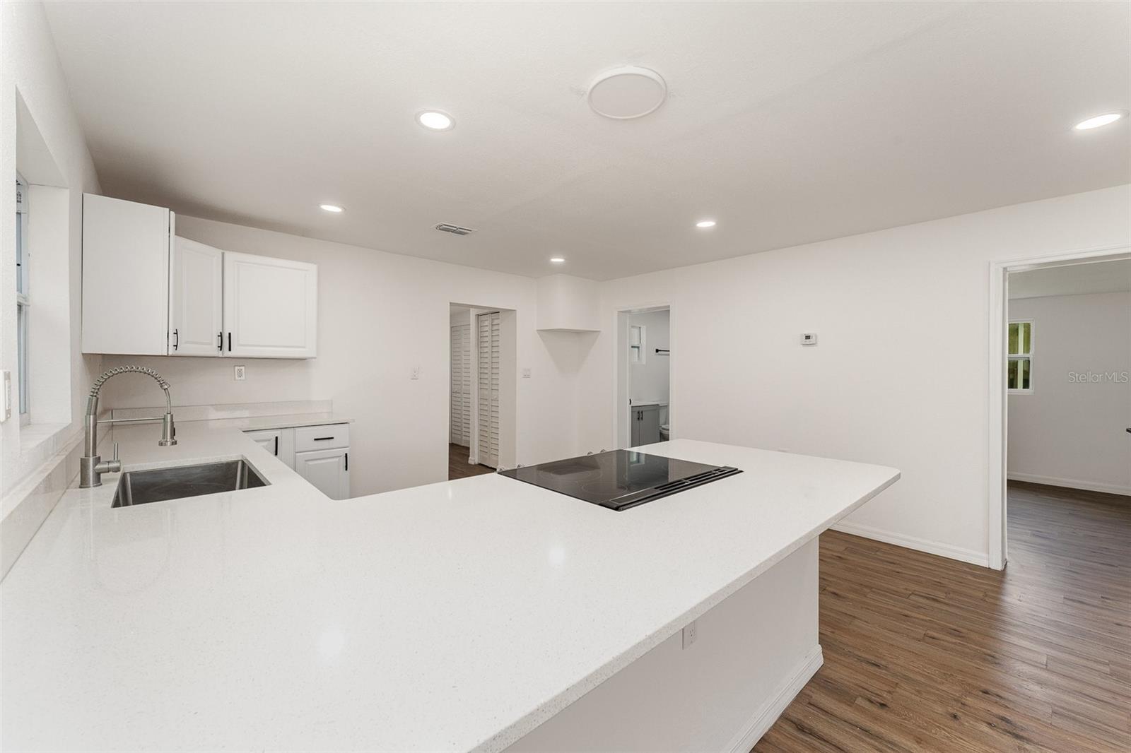 Image 7 of 25 For 833 Suwannee Avenue