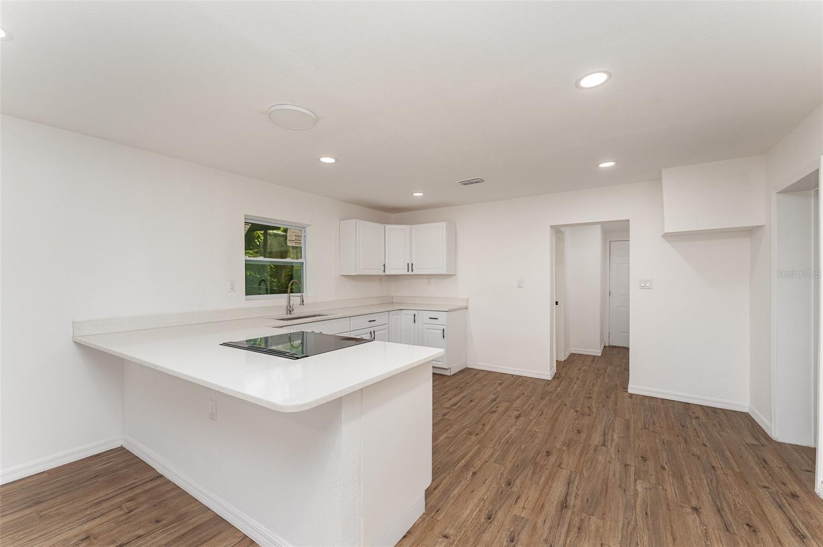 Image 8 of 25 For 833 Suwannee Avenue