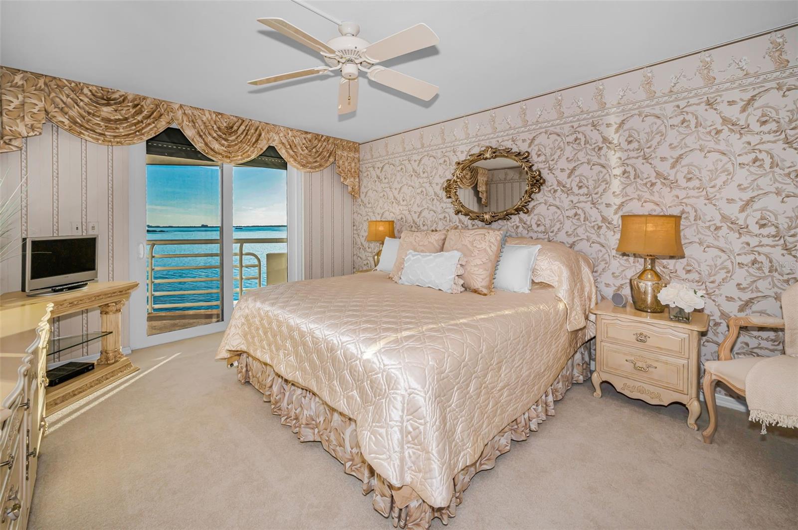 Image 22 of 59 For 2539 Gary Circle 704