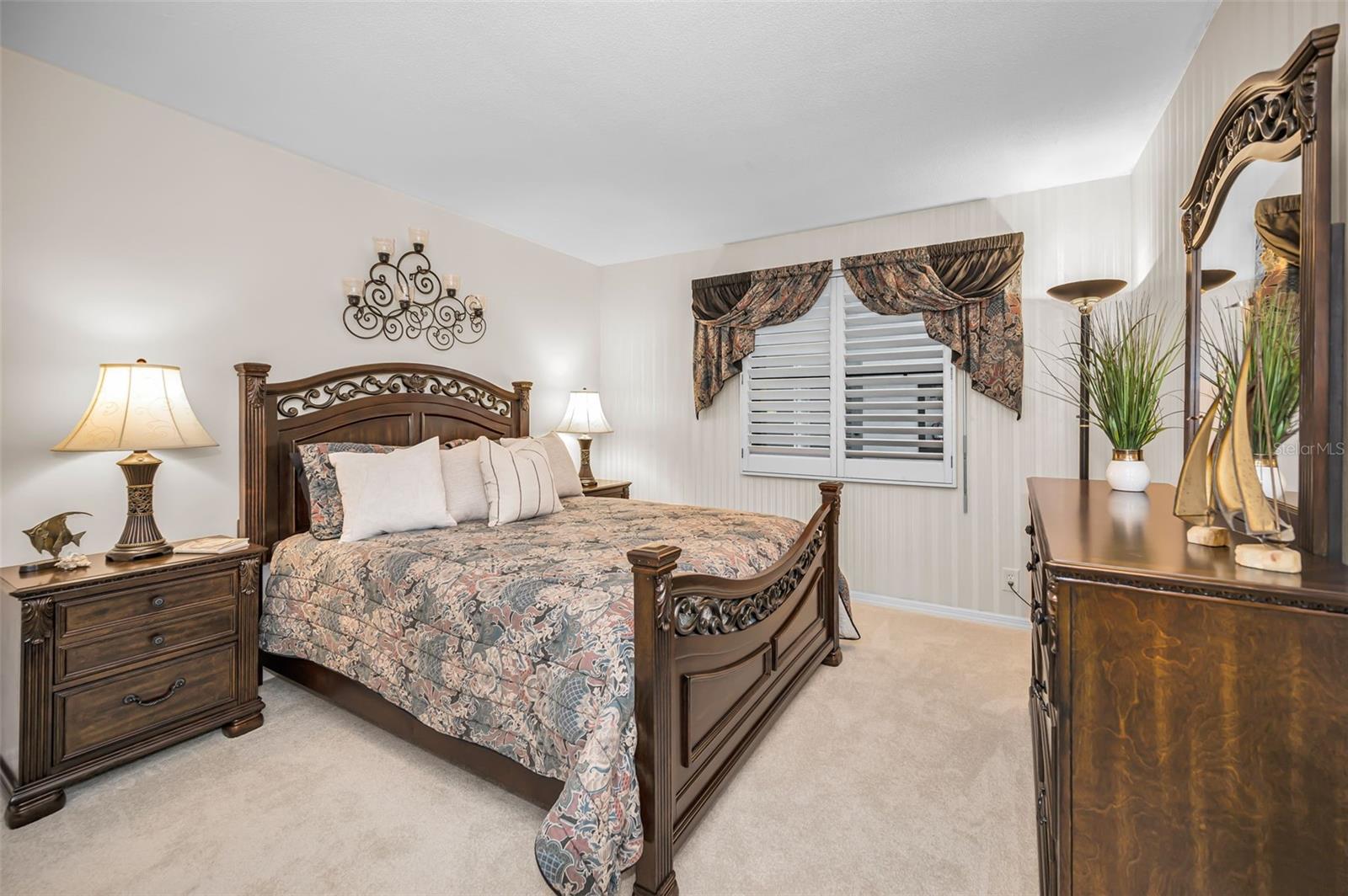 Image 27 of 59 For 2539 Gary Circle 704