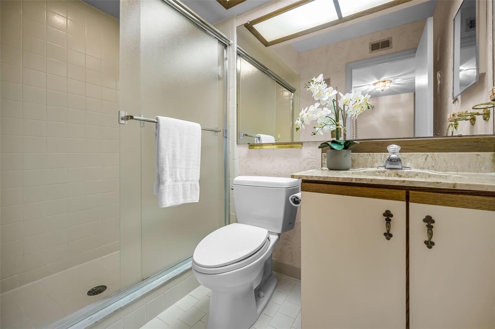 Image 29 of 59 For 2539 Gary Circle 704