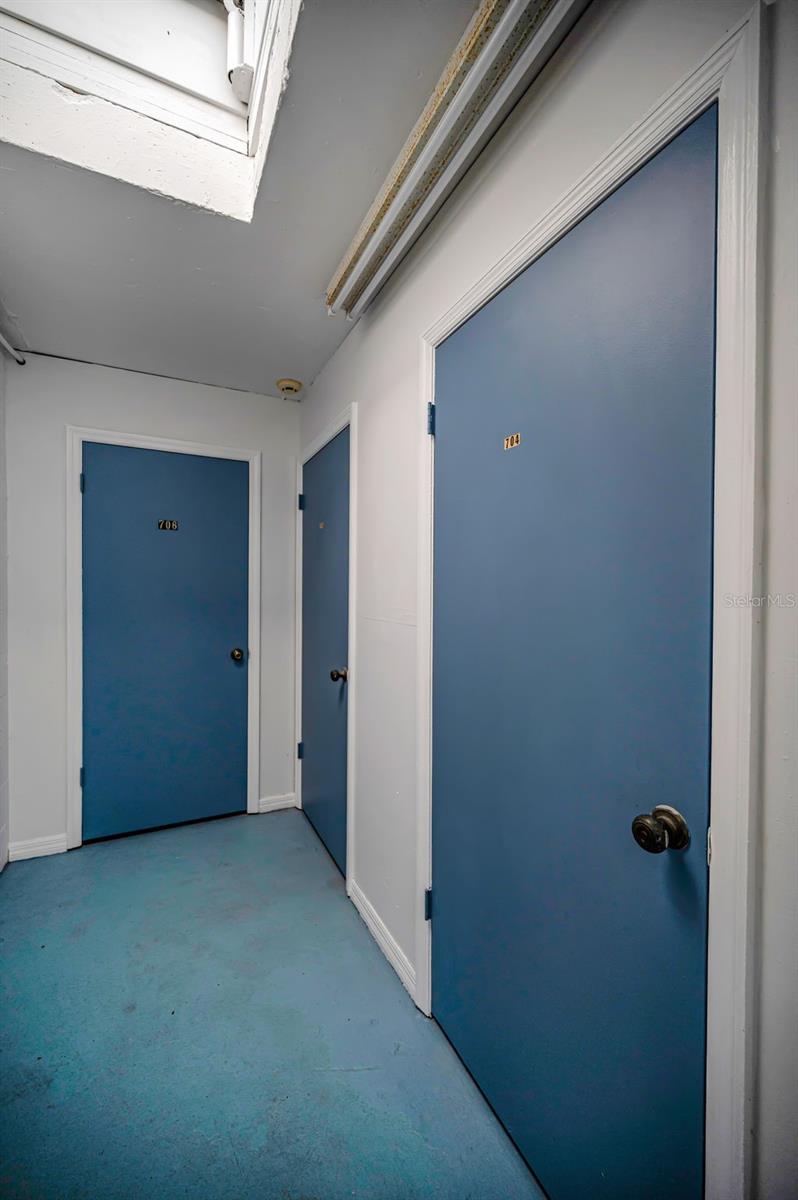 Image 34 of 59 For 2539 Gary Circle 704