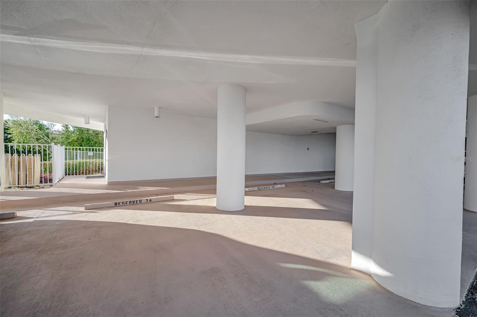 Image 36 of 59 For 2539 Gary Circle 704