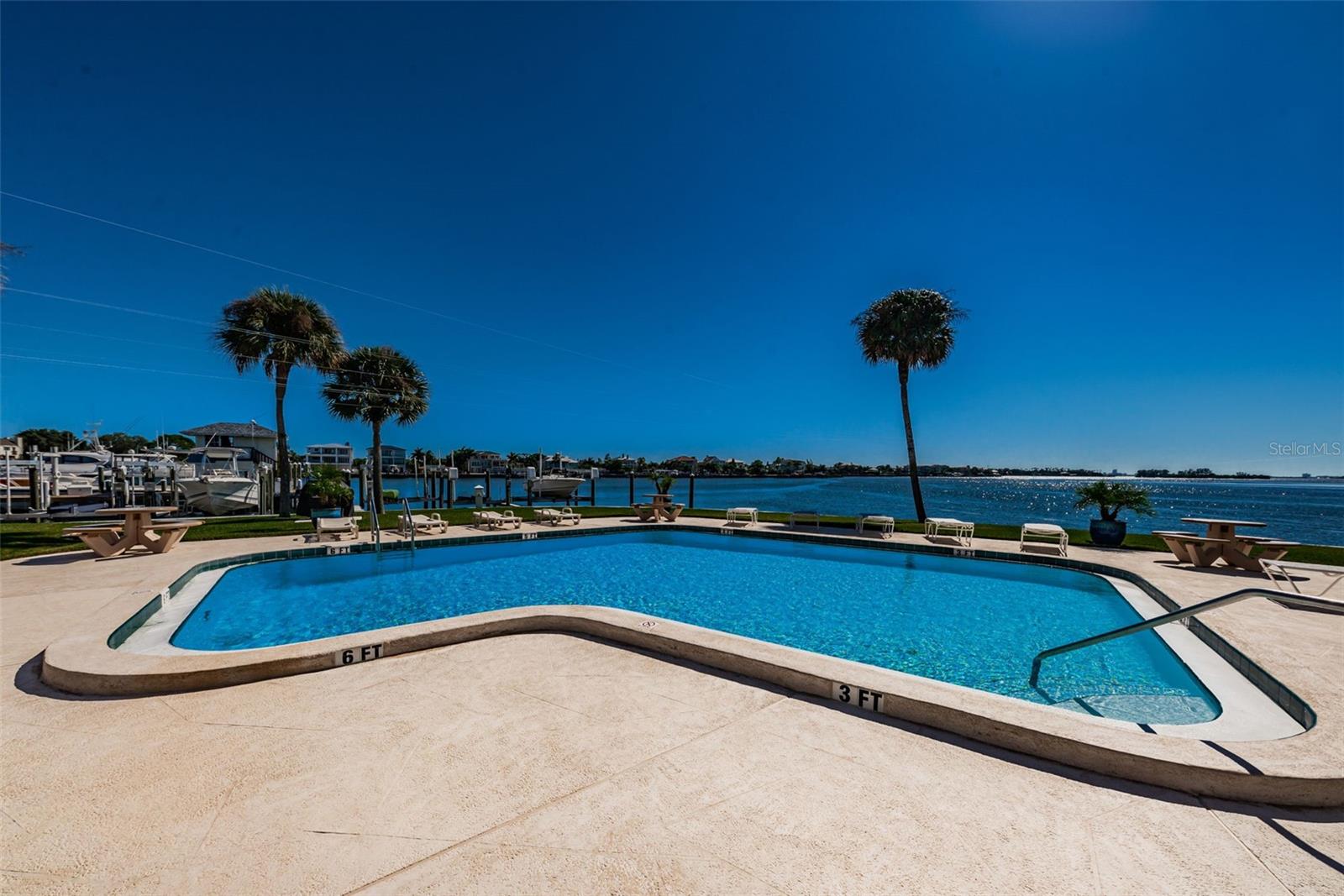 Image 43 of 59 For 2539 Gary Circle 704