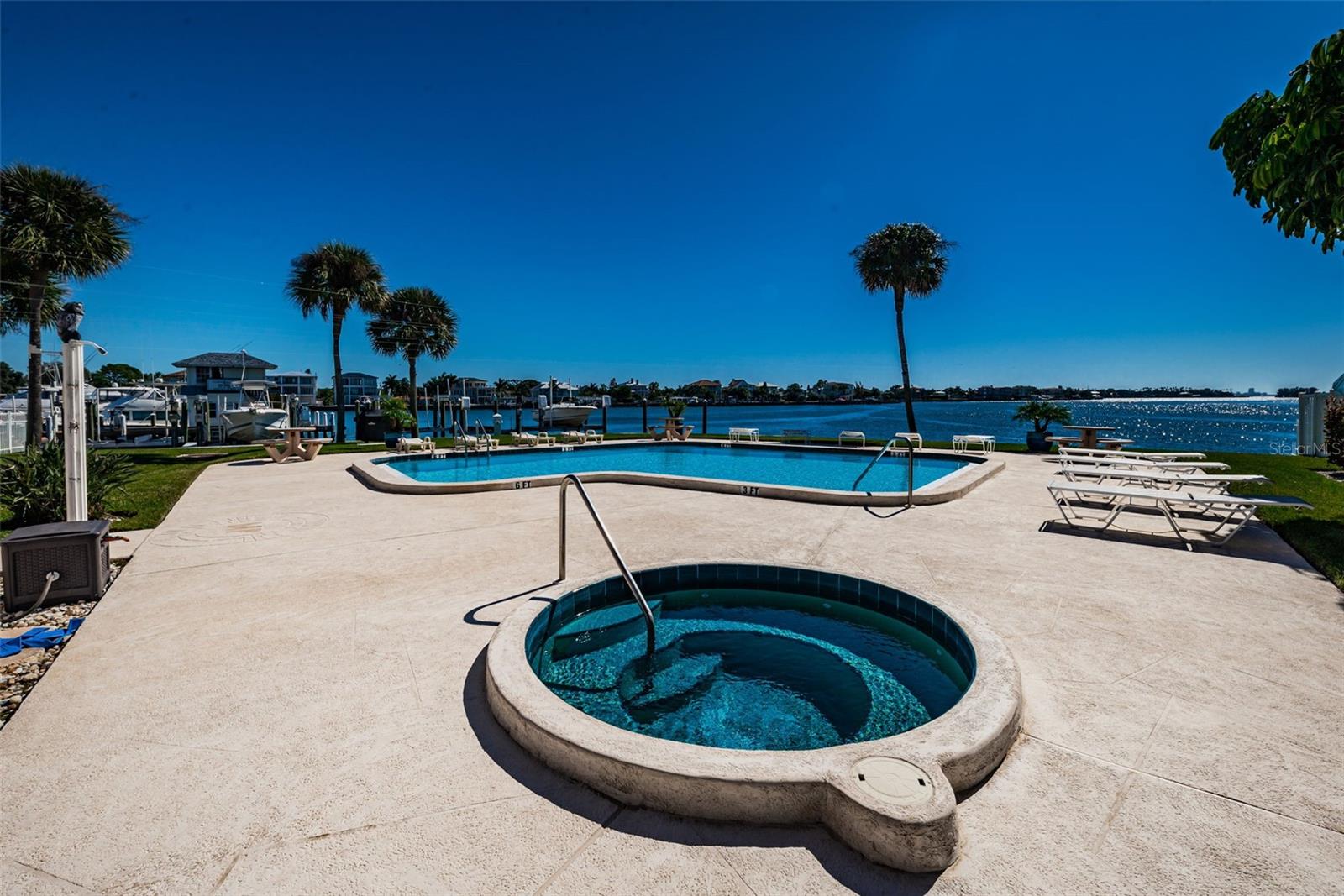 Image 45 of 59 For 2539 Gary Circle 704