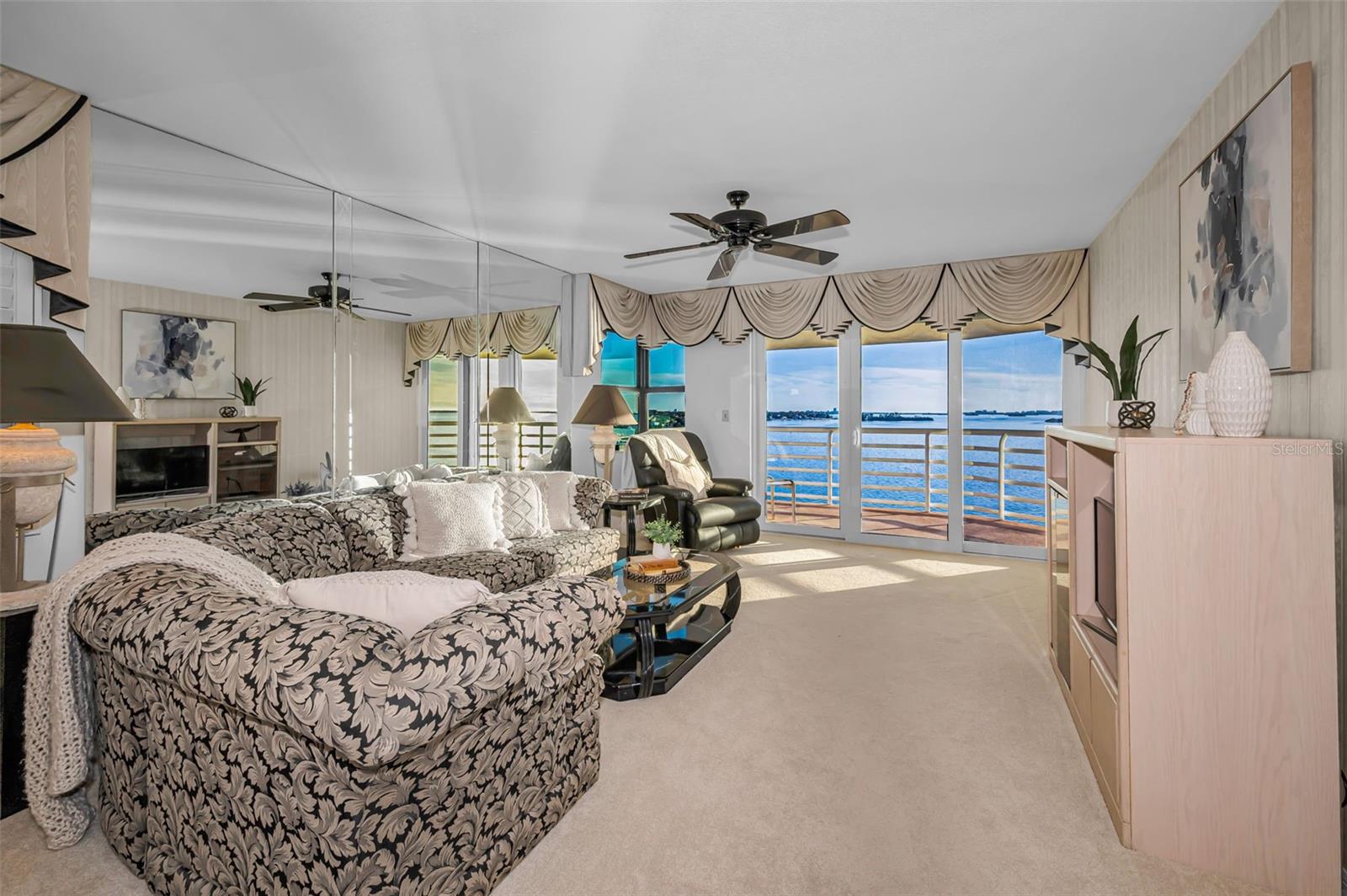 Image 9 of 59 For 2539 Gary Circle 704