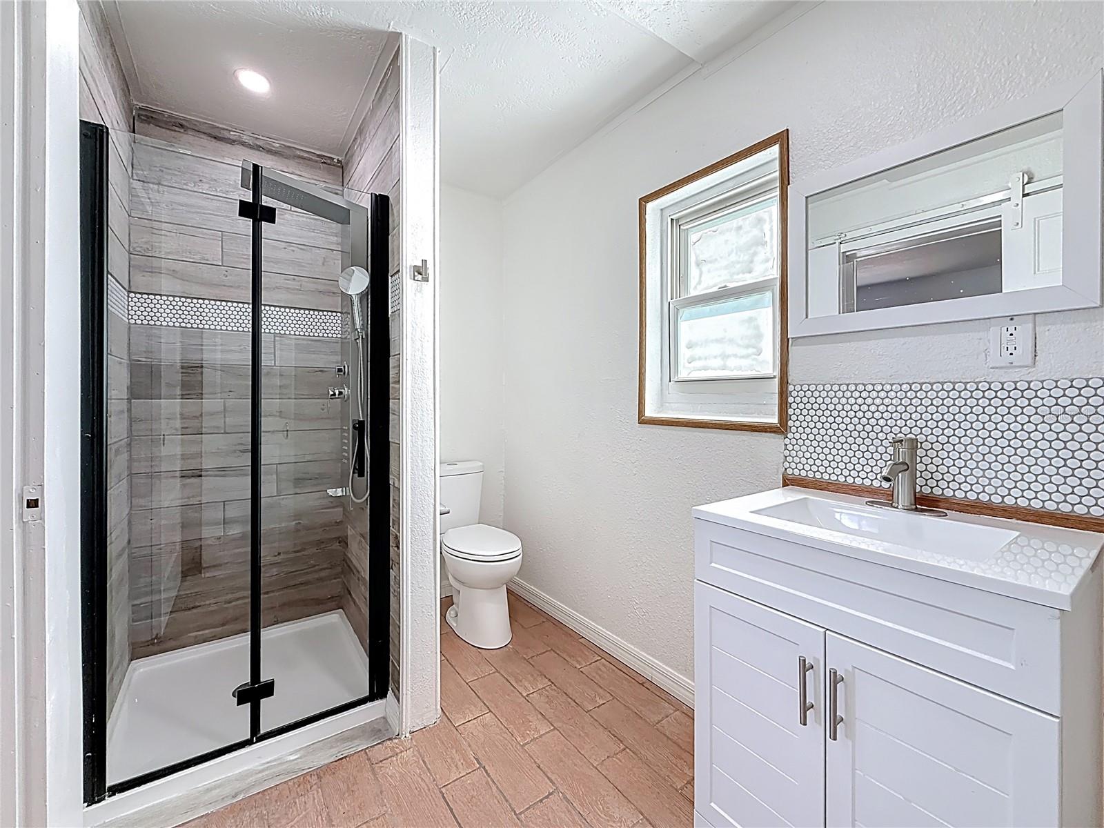 Image 18 of 56 For 5810 Tangerine Avenue S