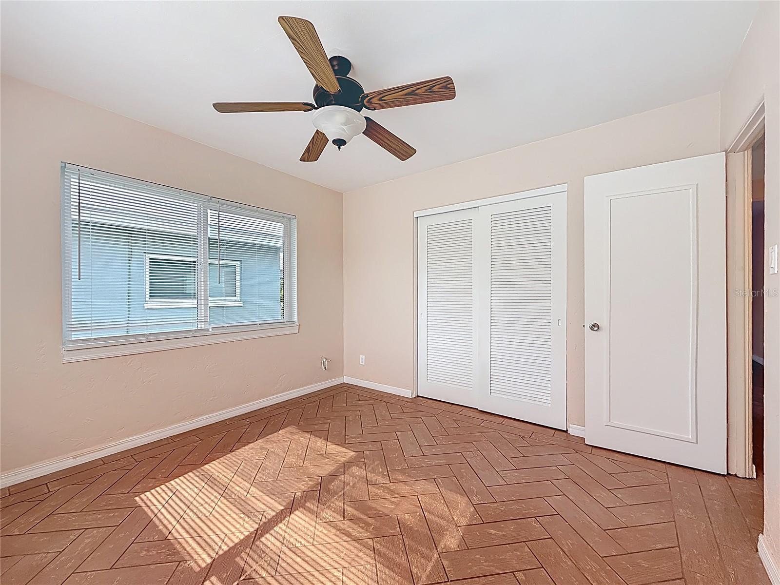 Image 24 of 56 For 5810 Tangerine Avenue S