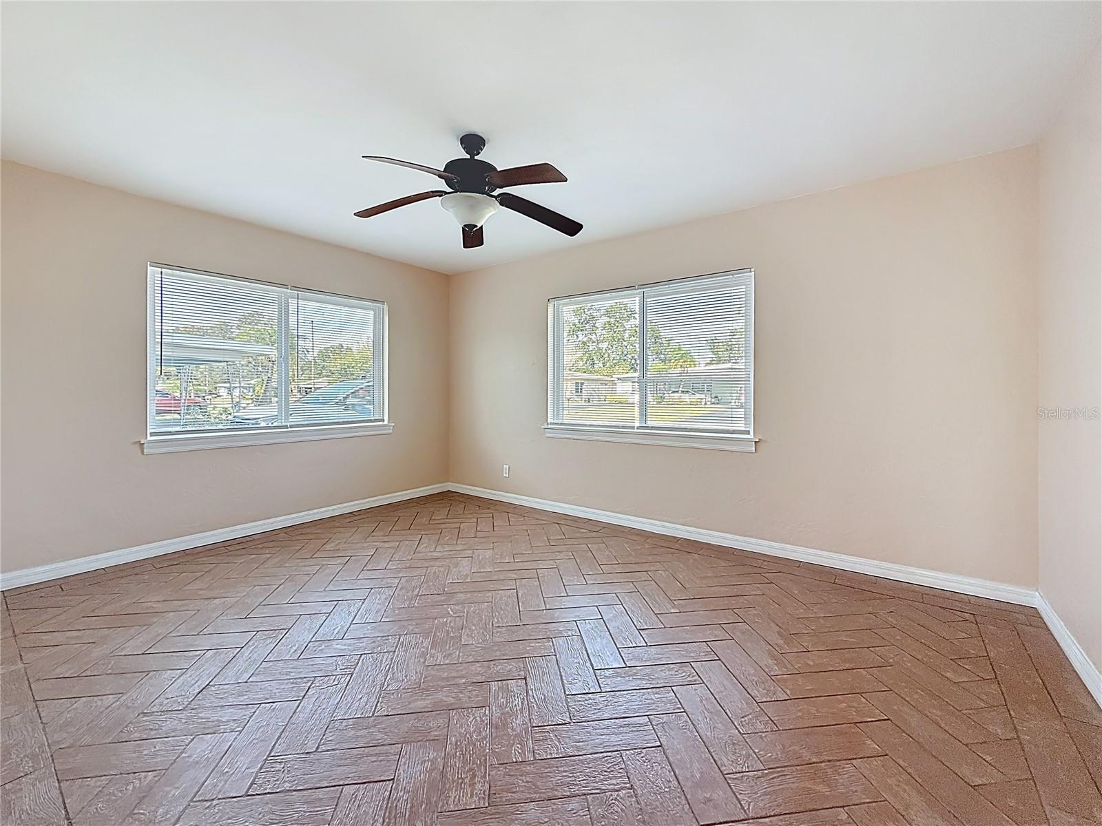 Image 26 of 56 For 5810 Tangerine Avenue S