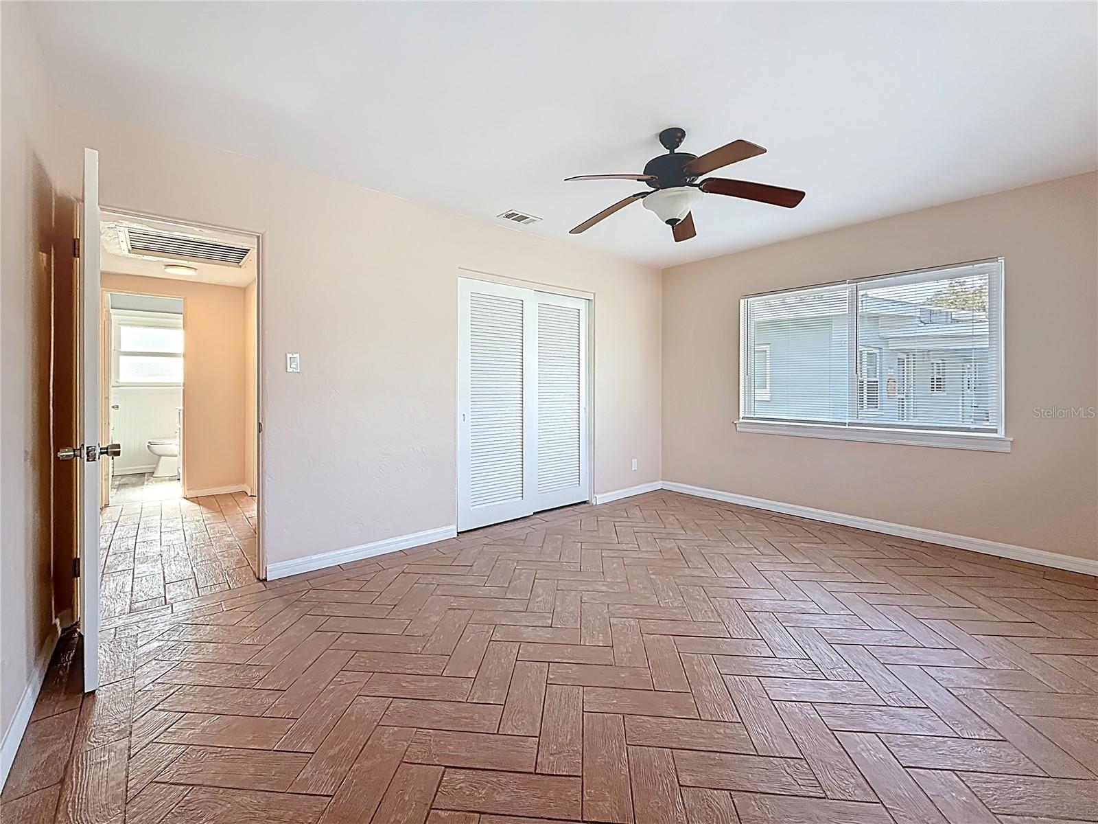 Image 27 of 56 For 5810 Tangerine Avenue S