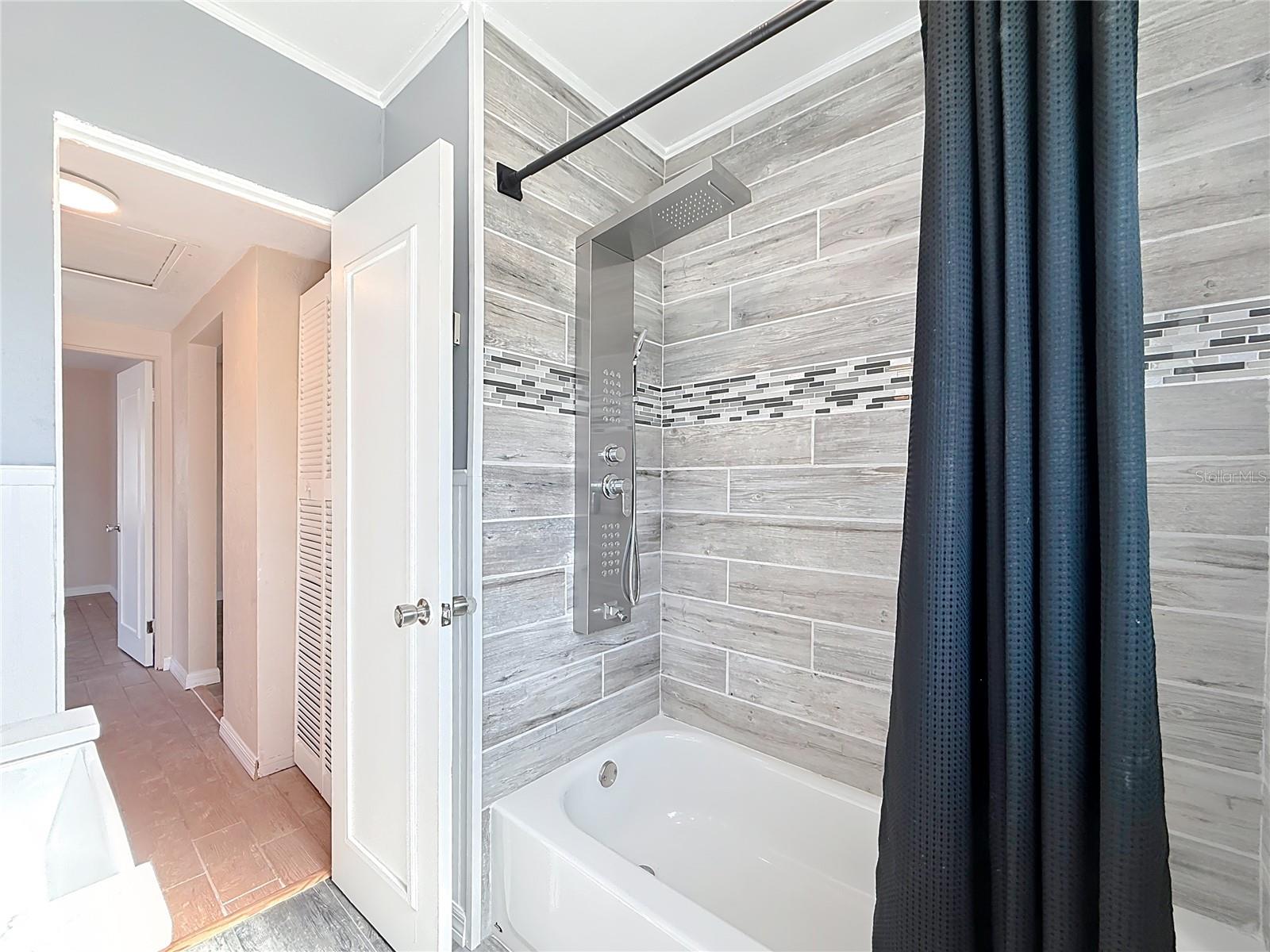 Image 32 of 56 For 5810 Tangerine Avenue S