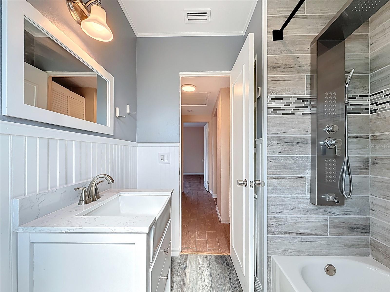 Image 33 of 56 For 5810 Tangerine Avenue S