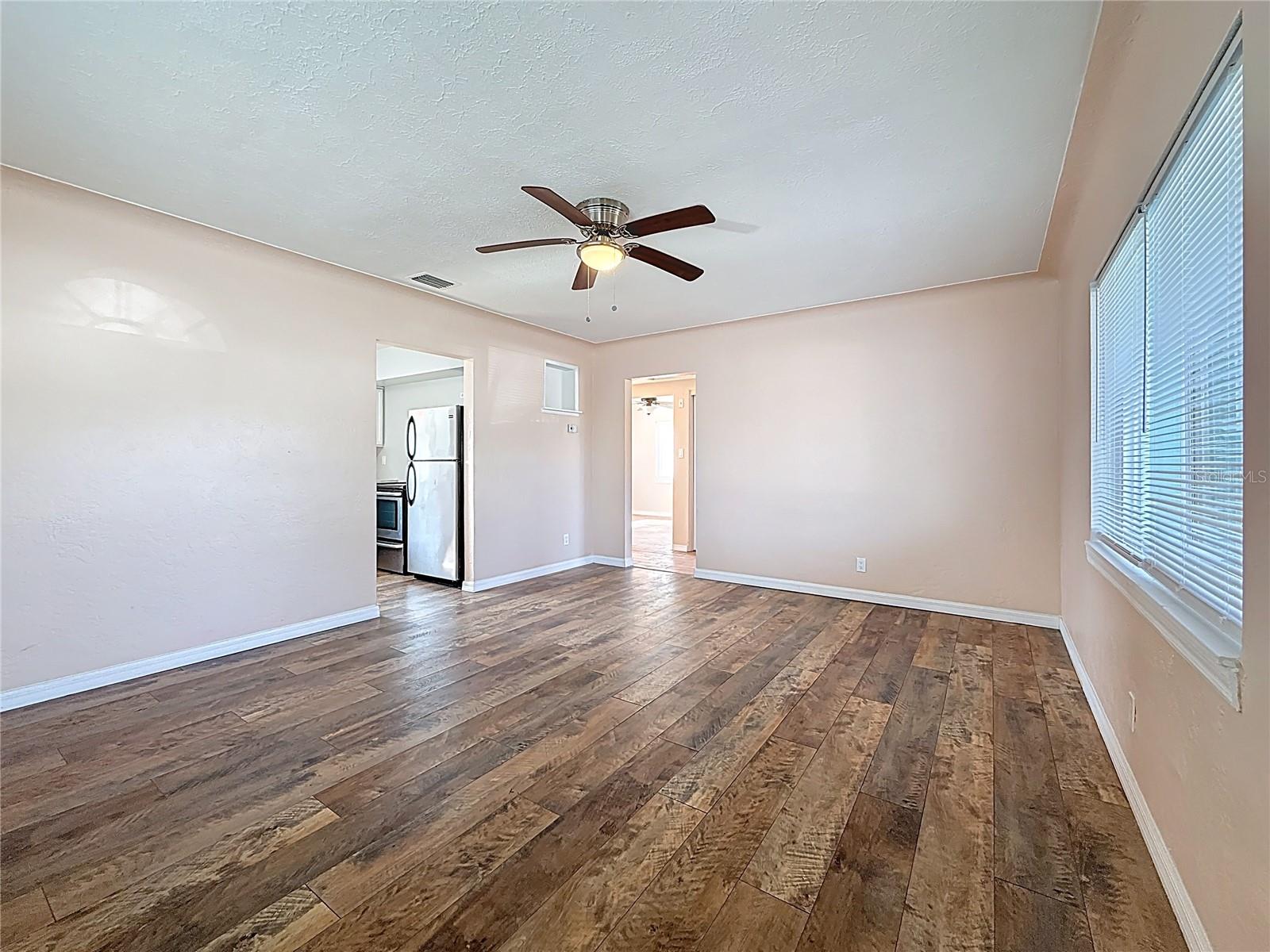 Image 4 of 56 For 5810 Tangerine Avenue S