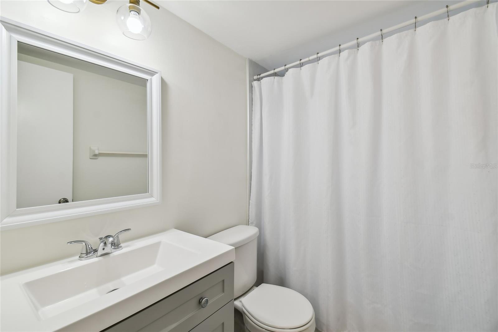 Image 13 of 31 For 3810 Cleveland Street B