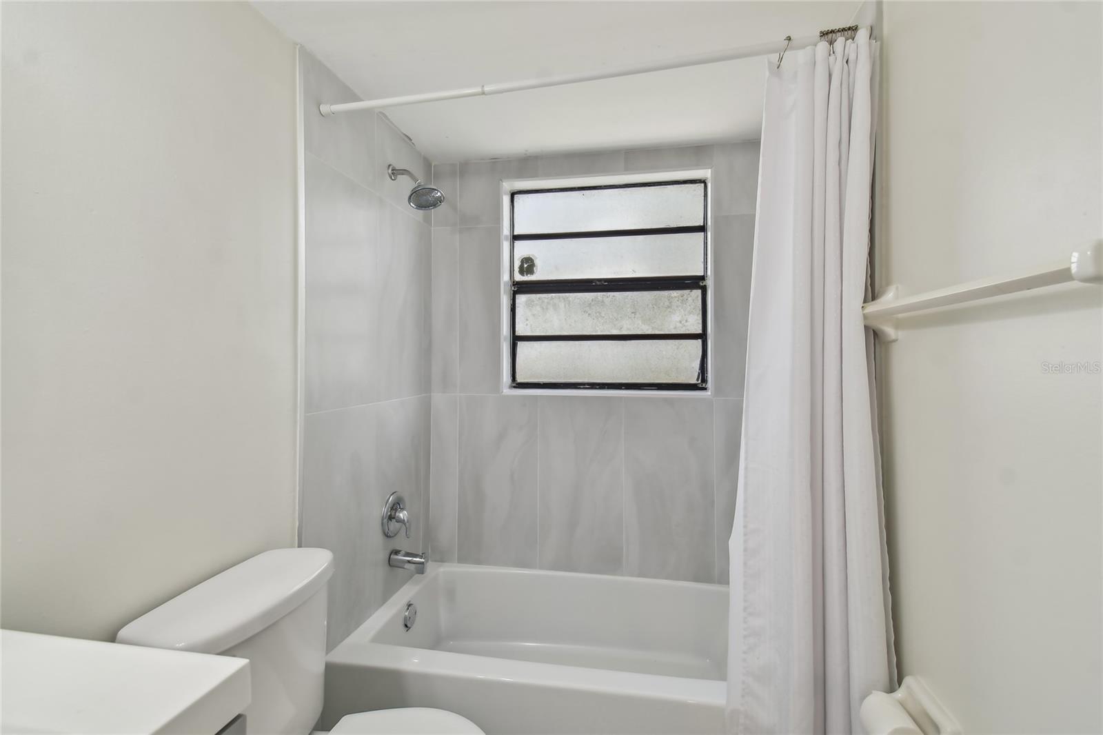 Image 19 of 31 For 3810 Cleveland Street B